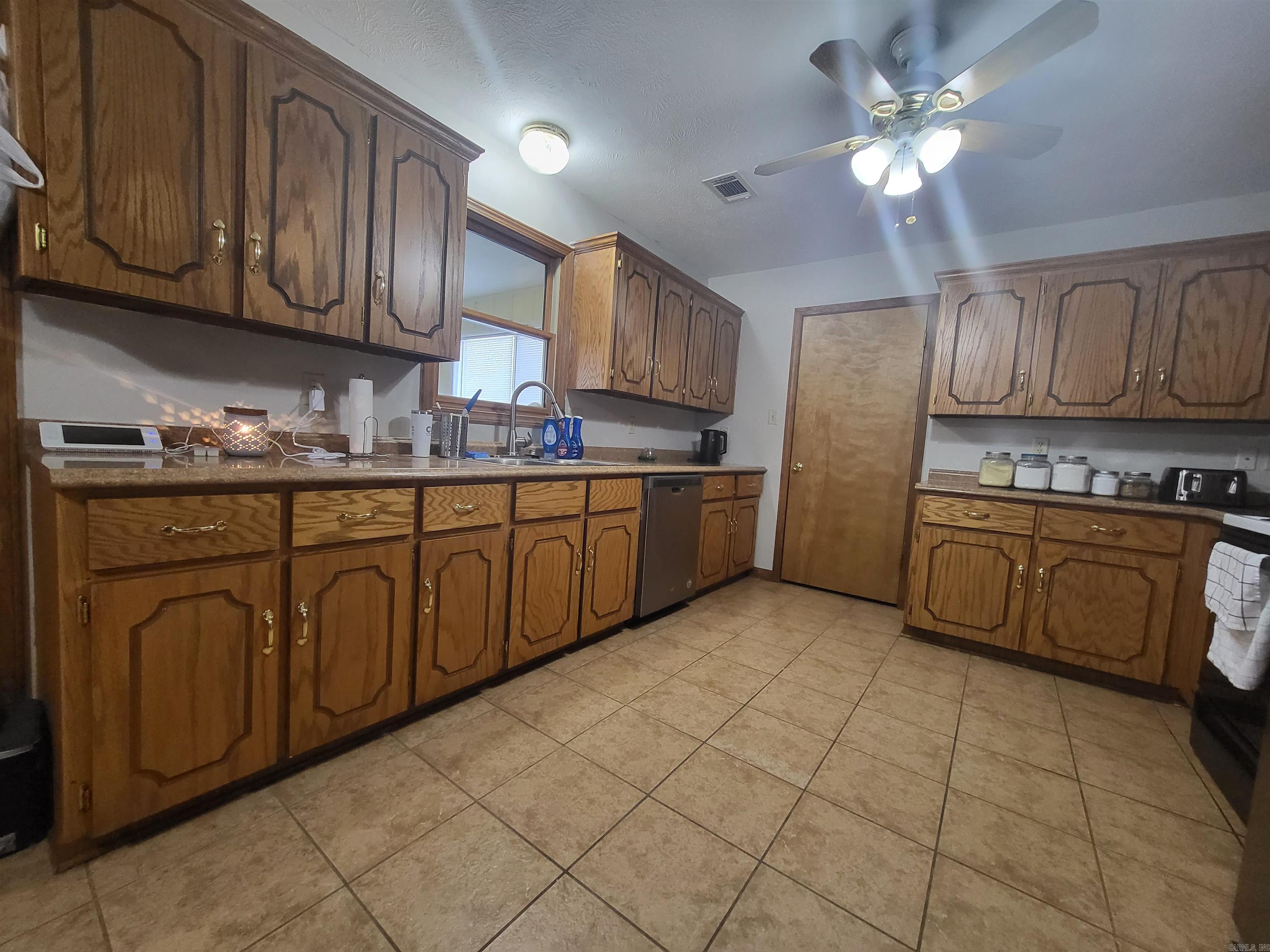 HUNTERS RUN - Residential