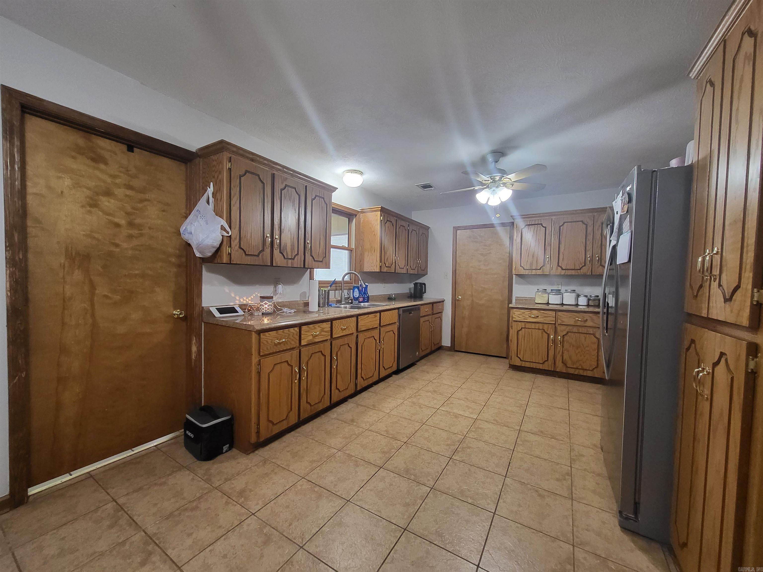 HUNTERS RUN - Residential