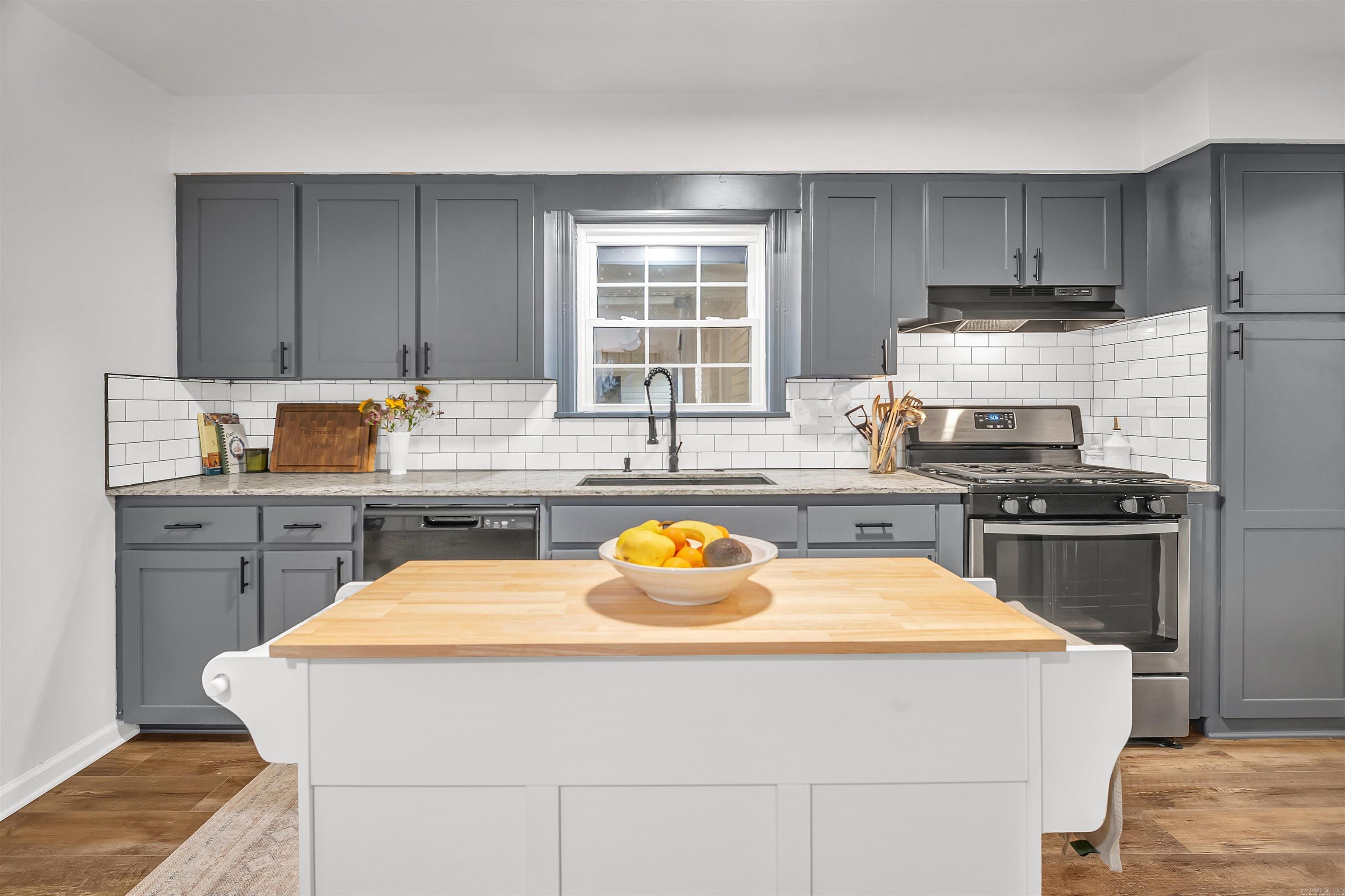 Holloway Replat South Hwy - Residential