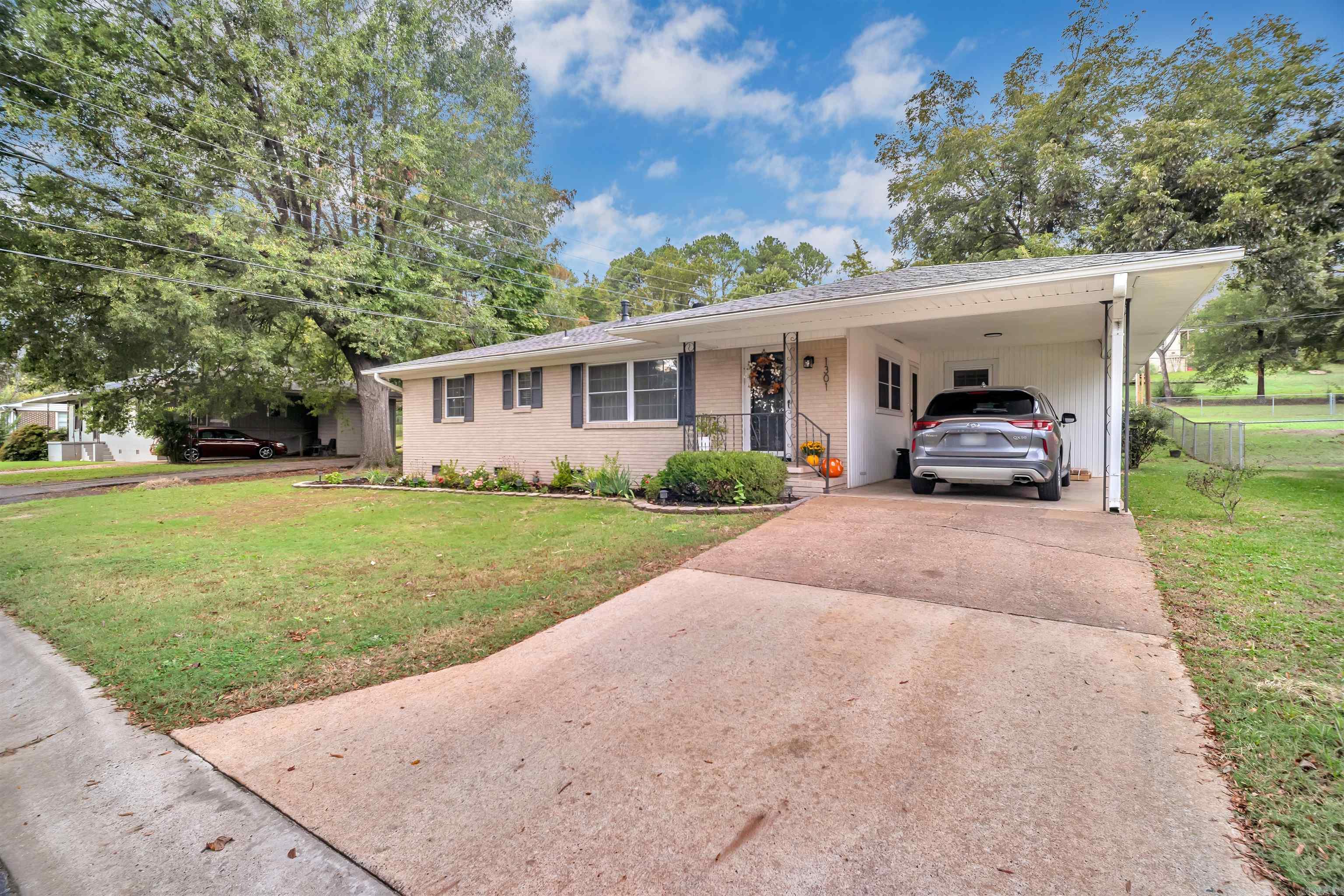 Holloway Replat South Hwy - Residential