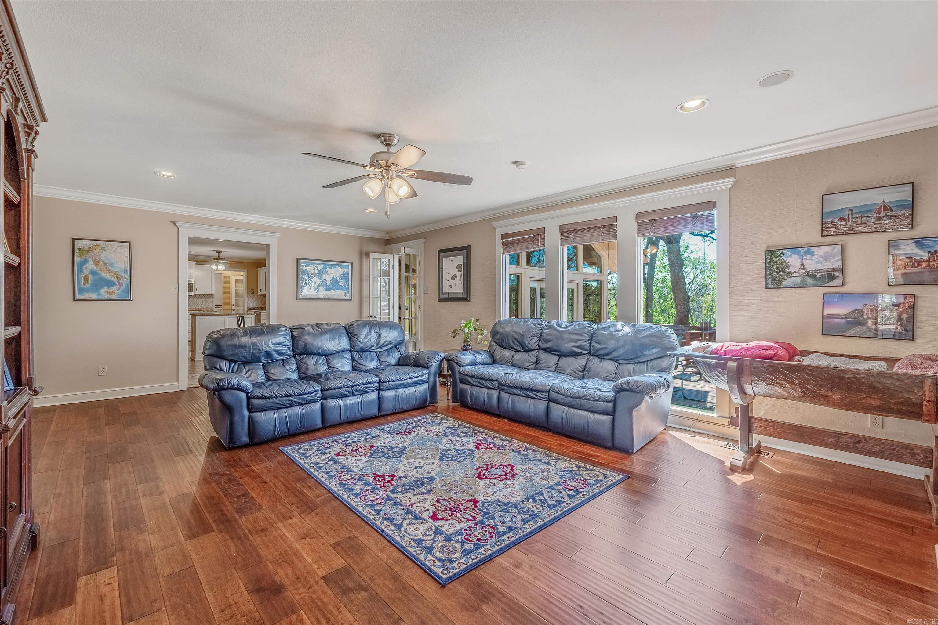 SHADY VALLEY - Residential