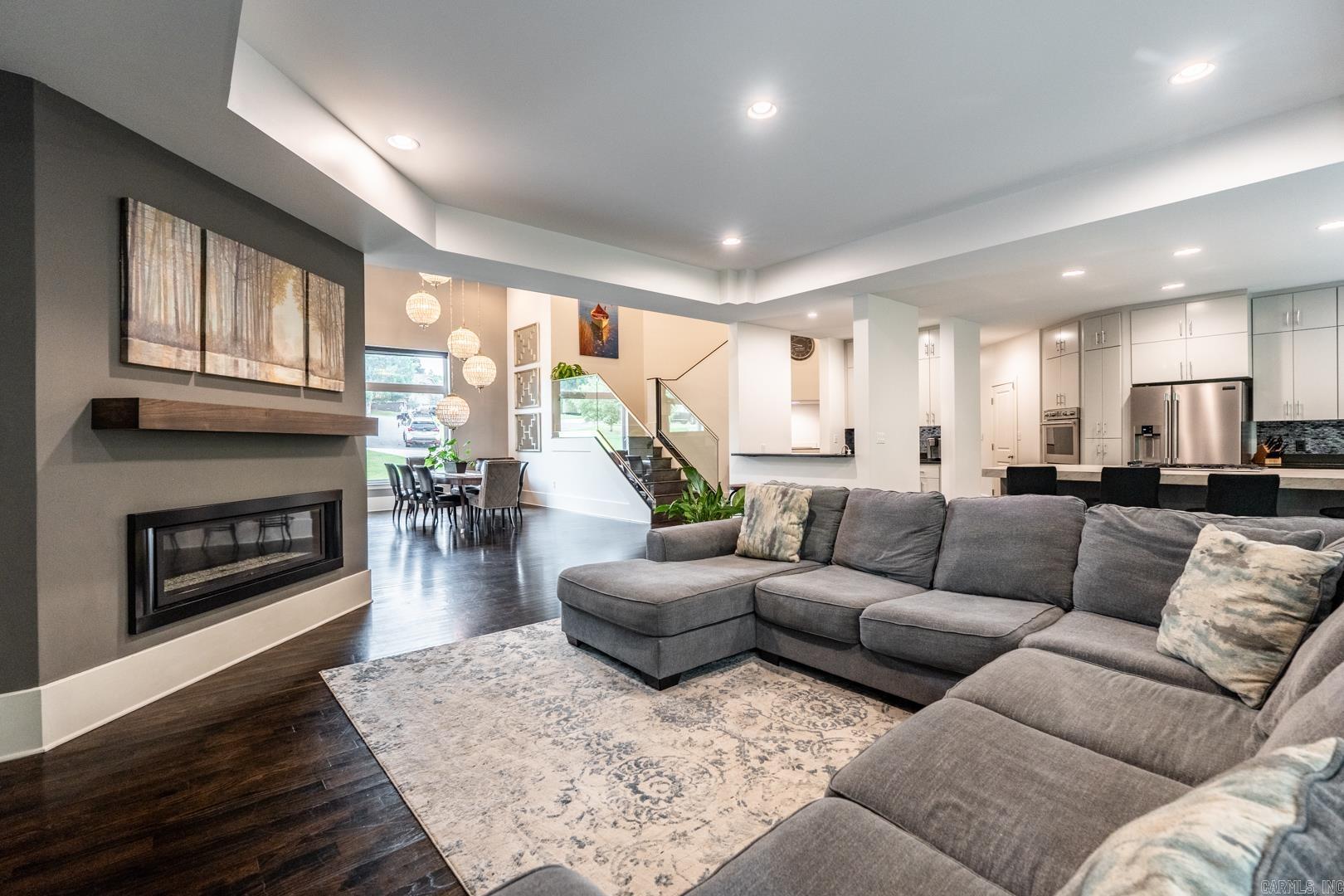 WOODLANDS EDGE - Residential