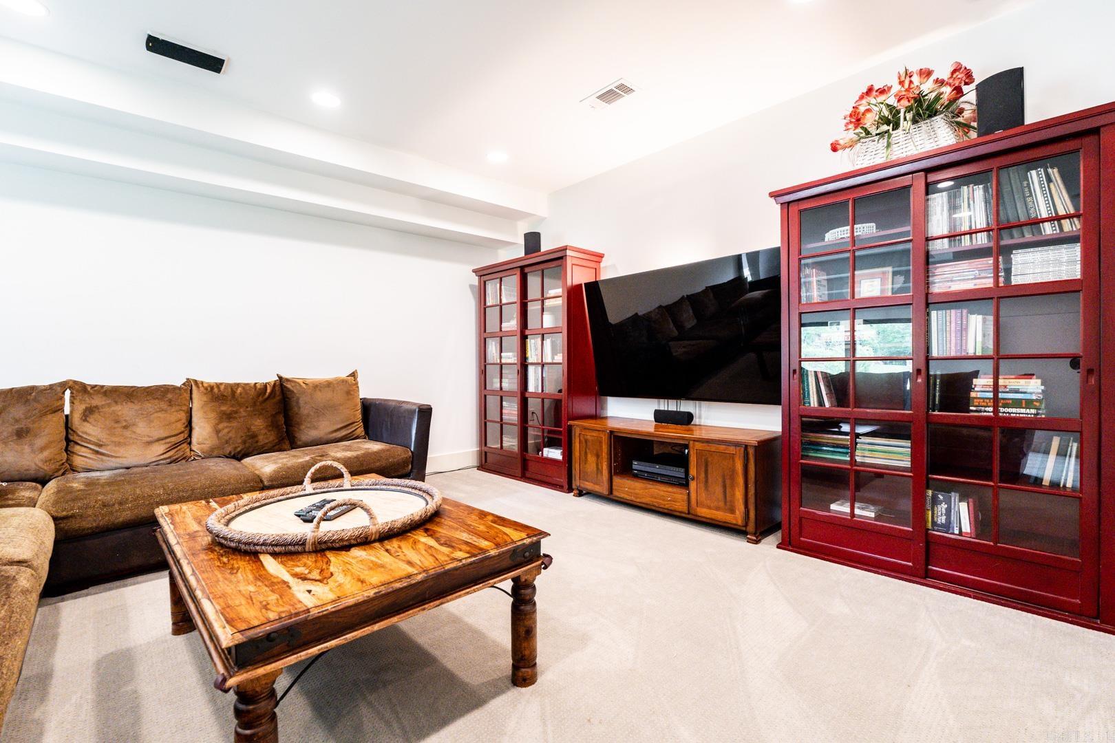 WOODLANDS EDGE - Residential