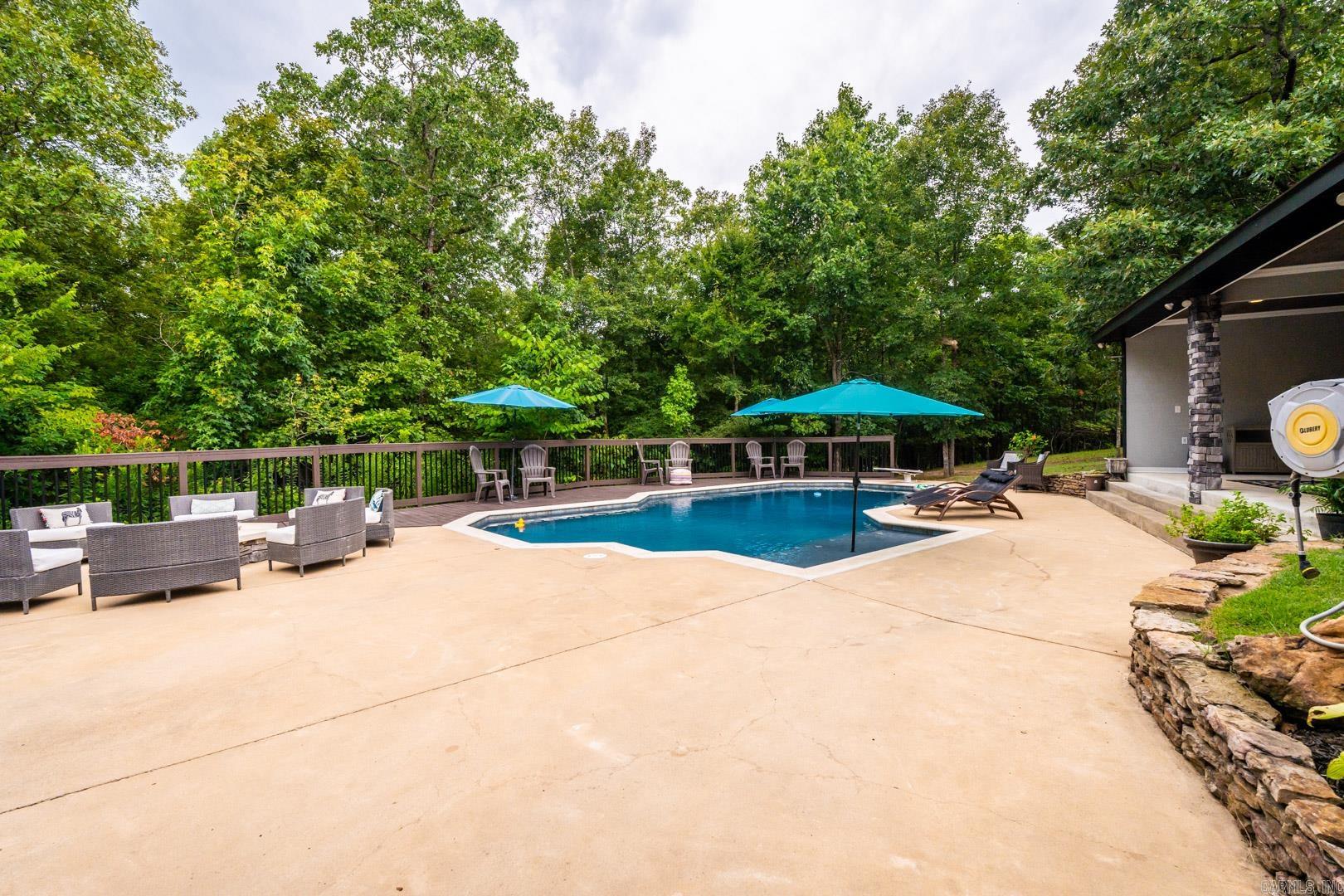 WOODLANDS EDGE - Residential