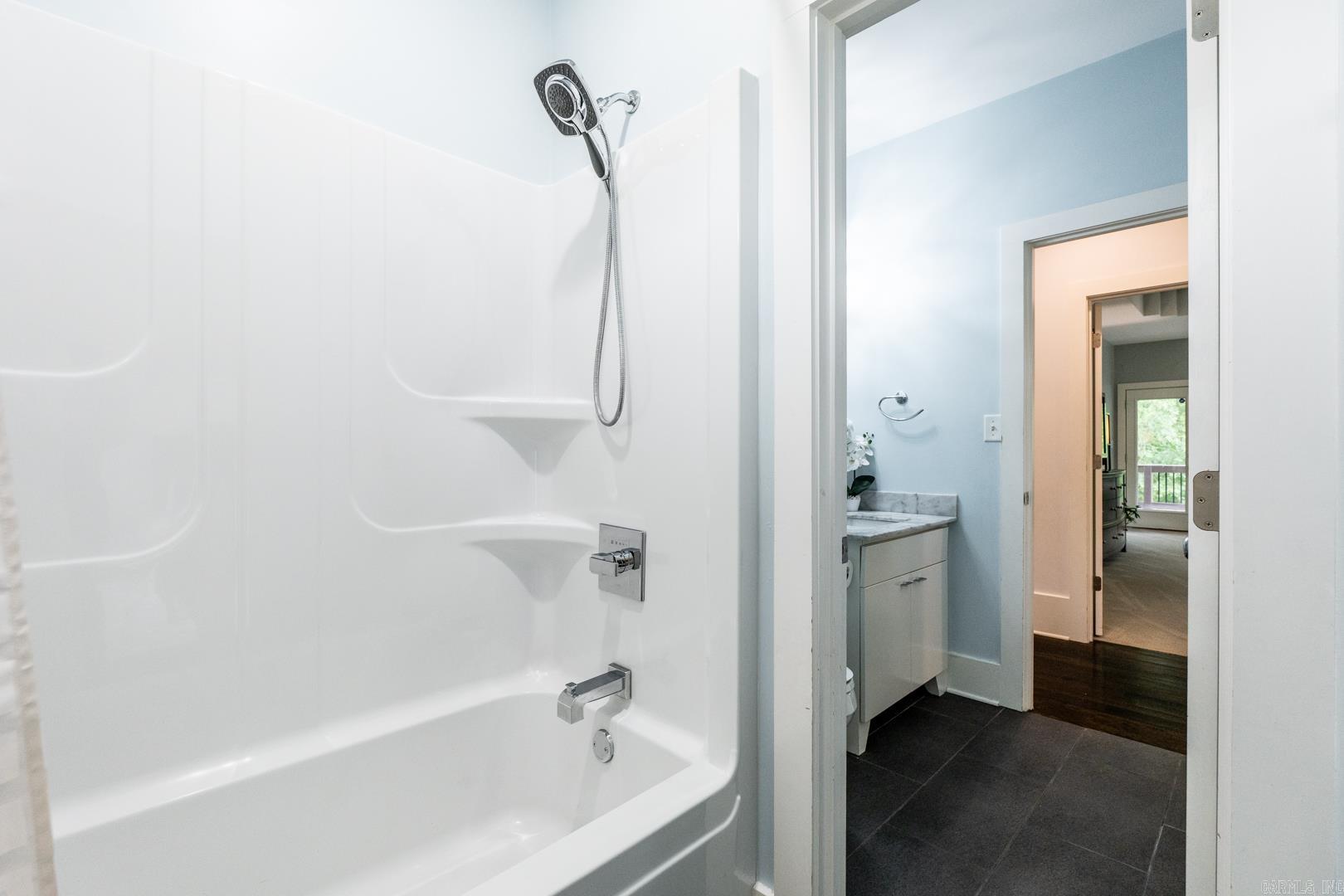 WOODLANDS EDGE - Residential