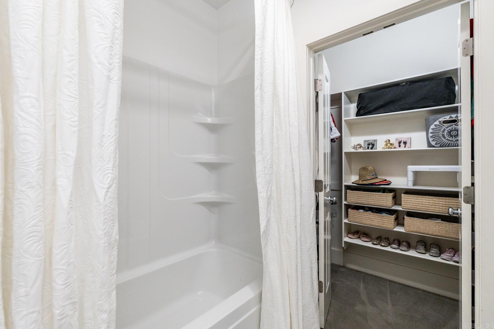 WOODLANDS EDGE - Residential