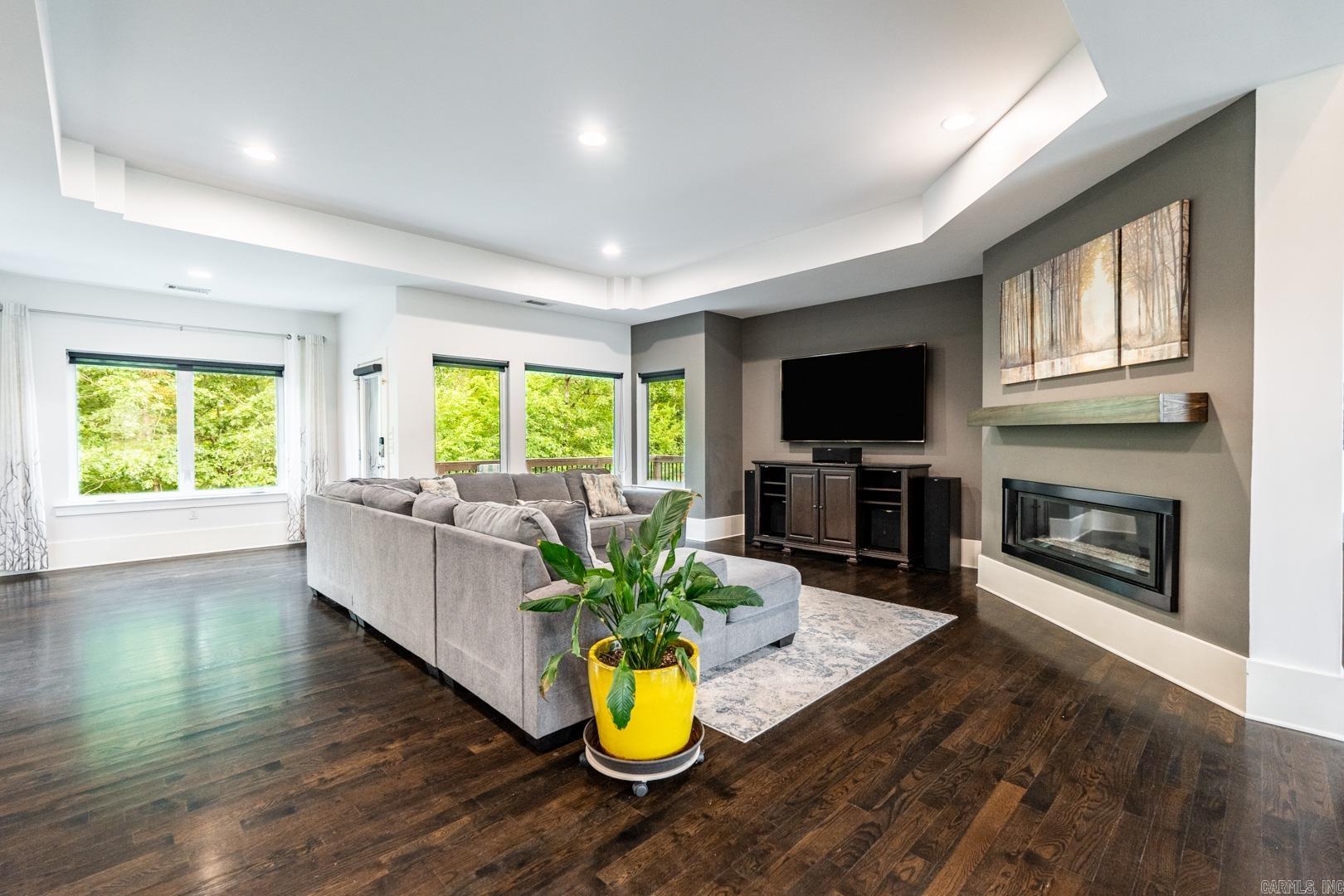 WOODLANDS EDGE - Residential