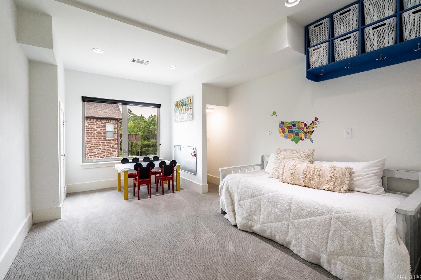 WOODLANDS EDGE - Residential