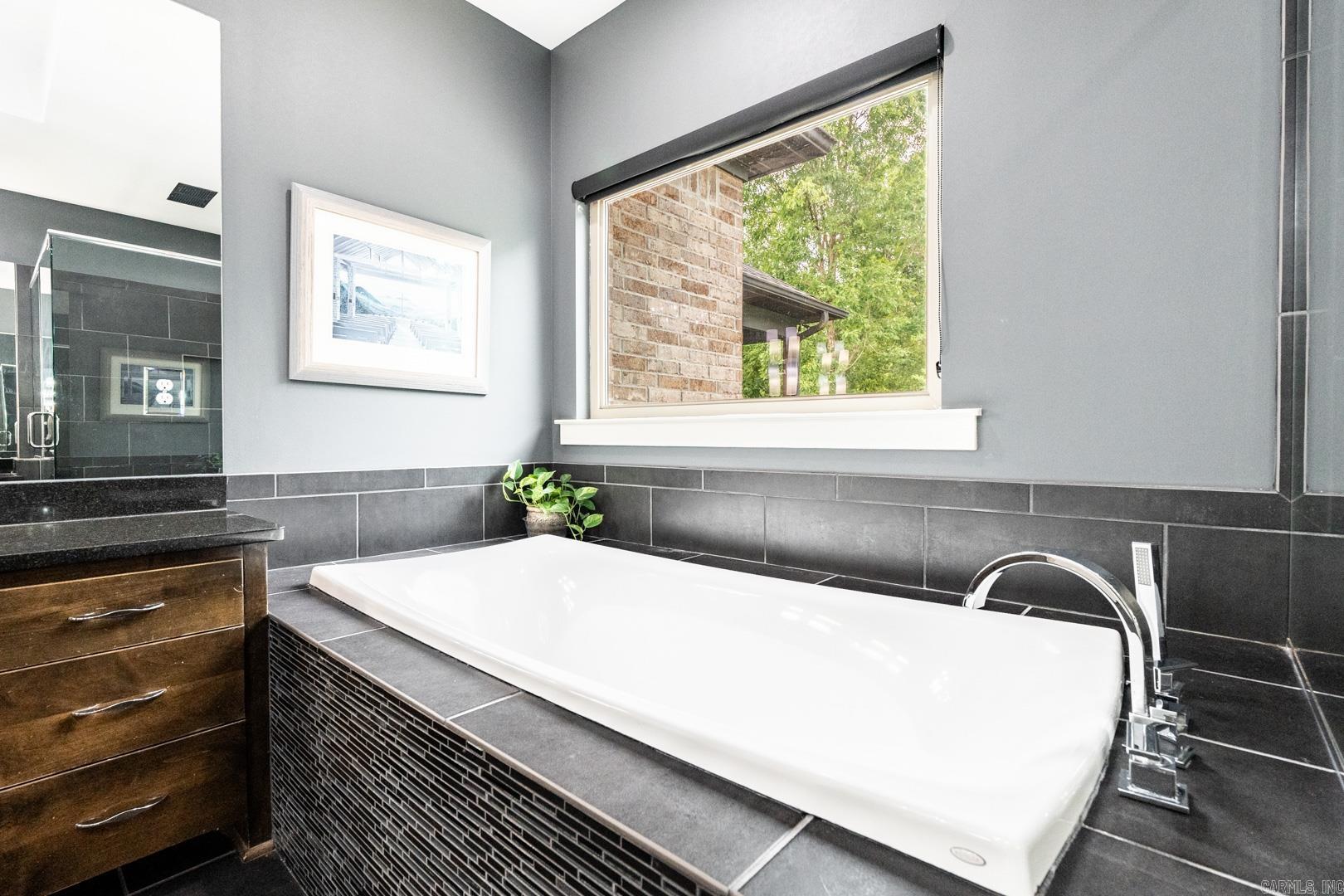 WOODLANDS EDGE - Residential