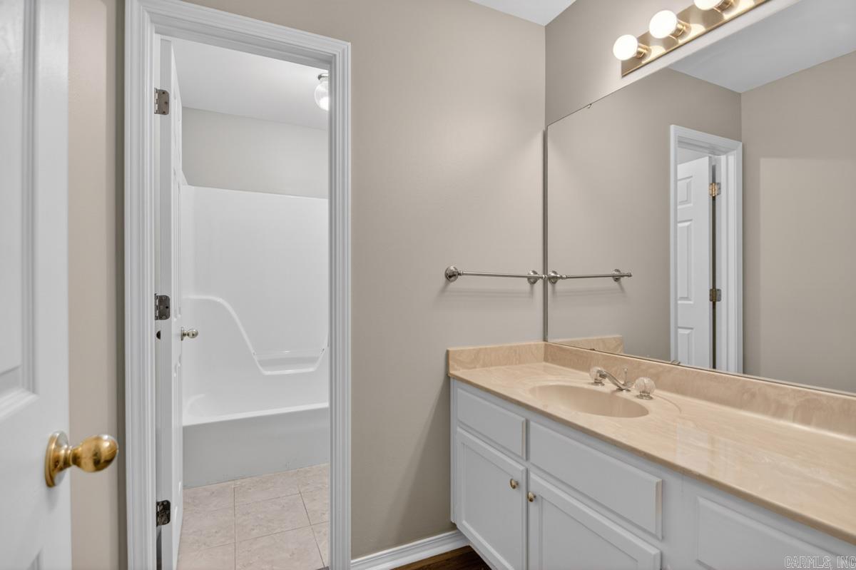 RIVER OAKS - Residential