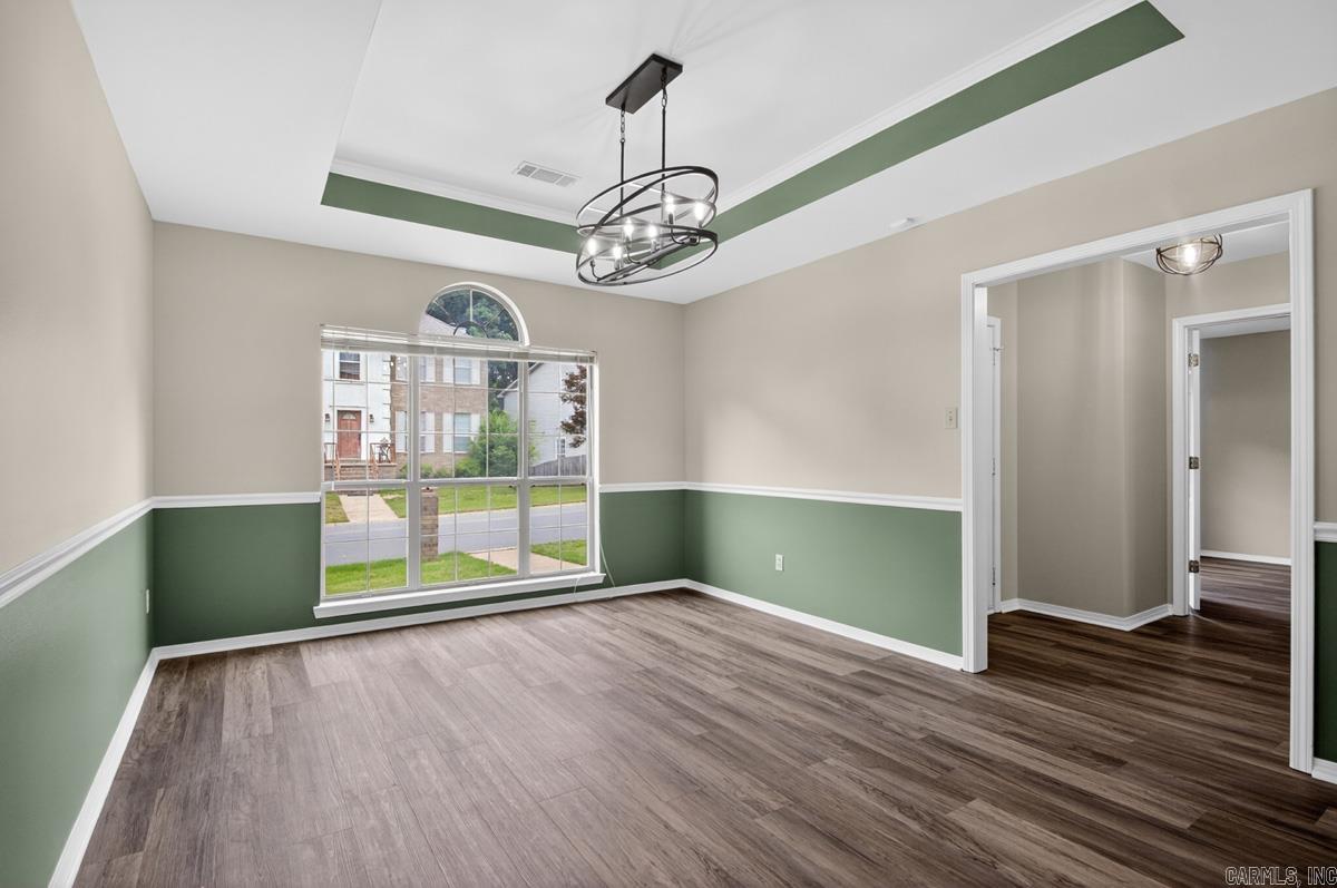 RIVER OAKS - Residential