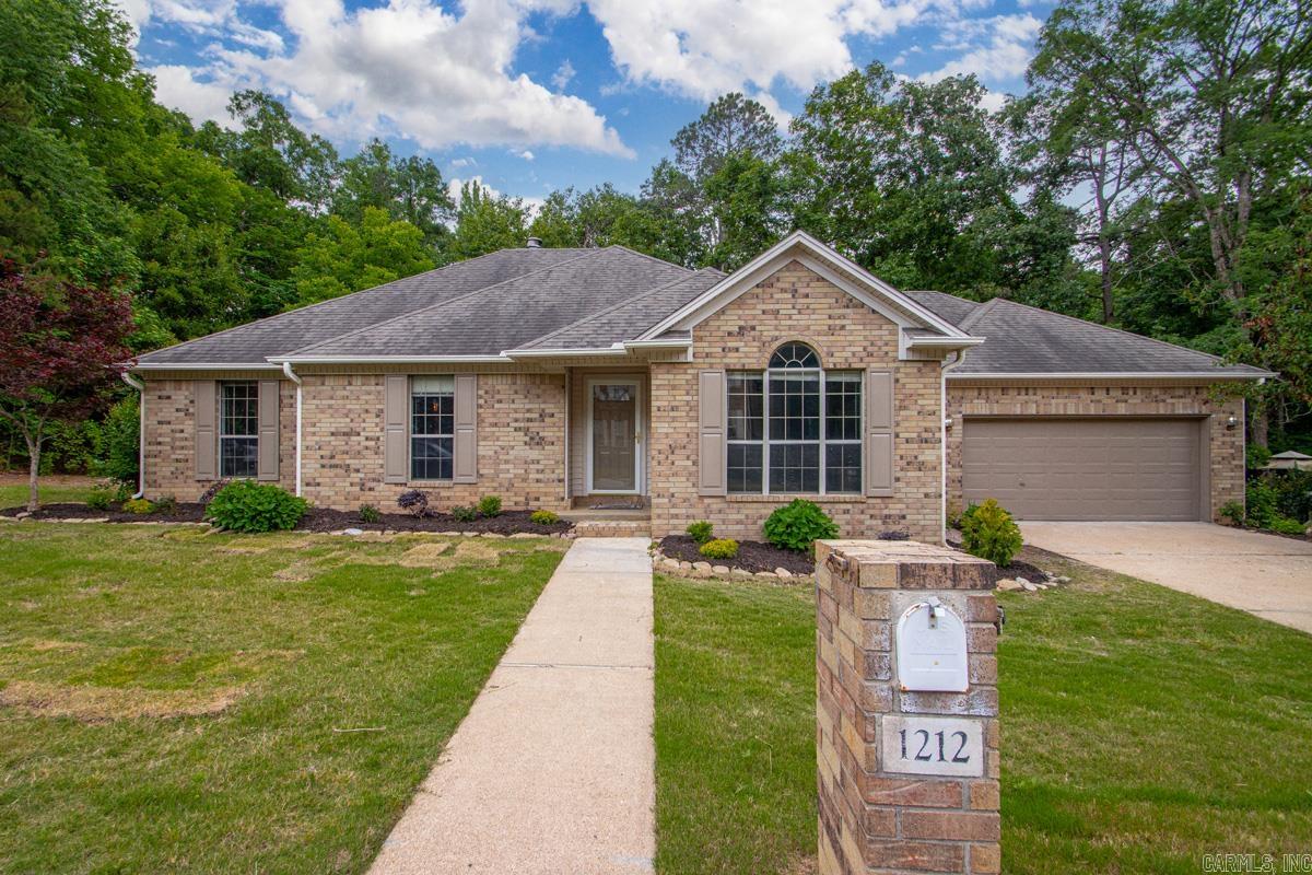 RIVER OAKS - Residential