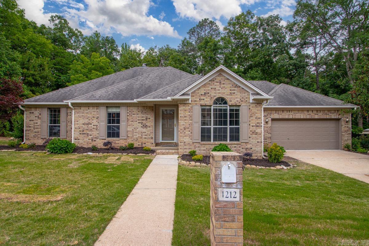 RIVER OAKS - Residential