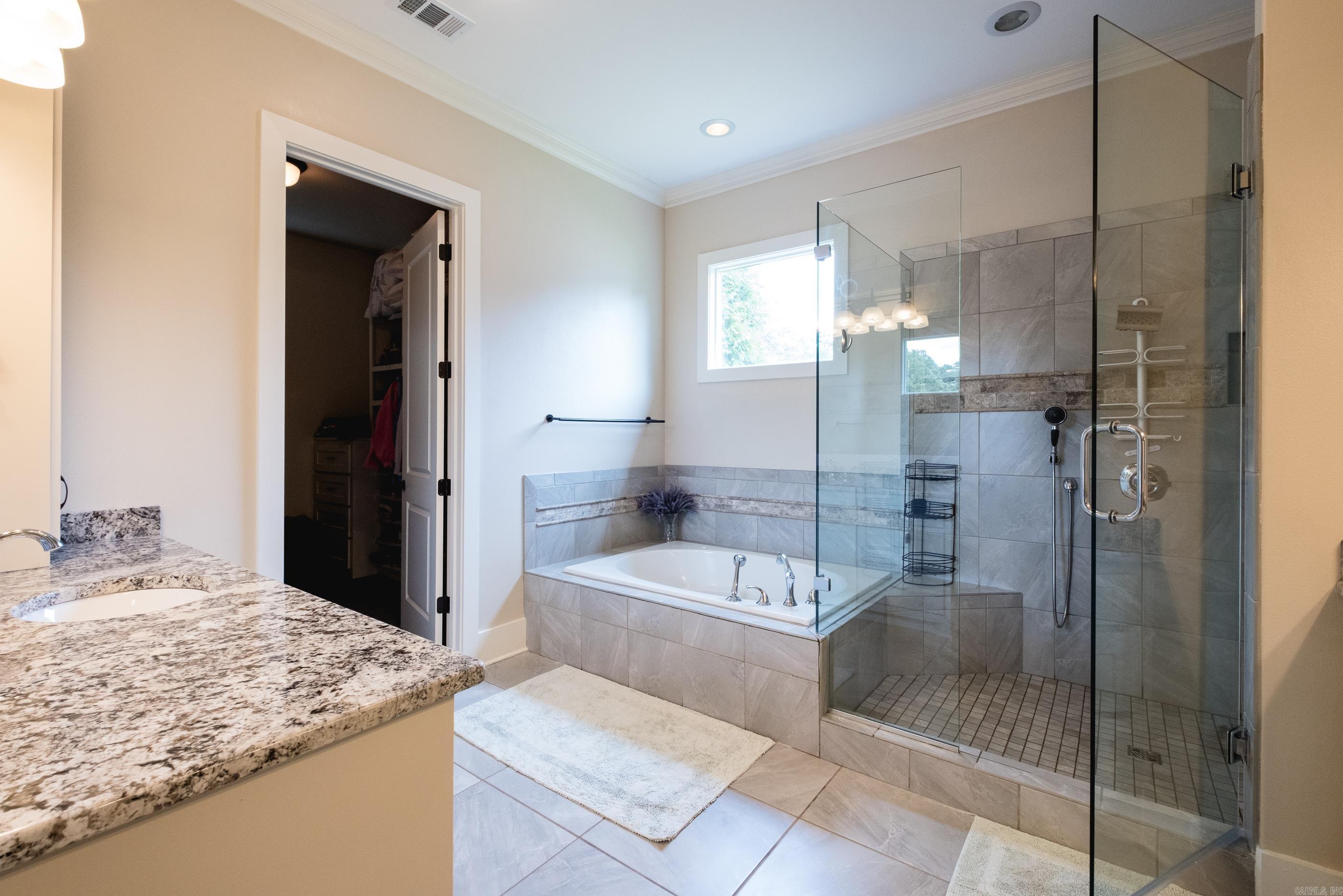 CHENAL VALLEY "ACCADIA COURT" - Residential