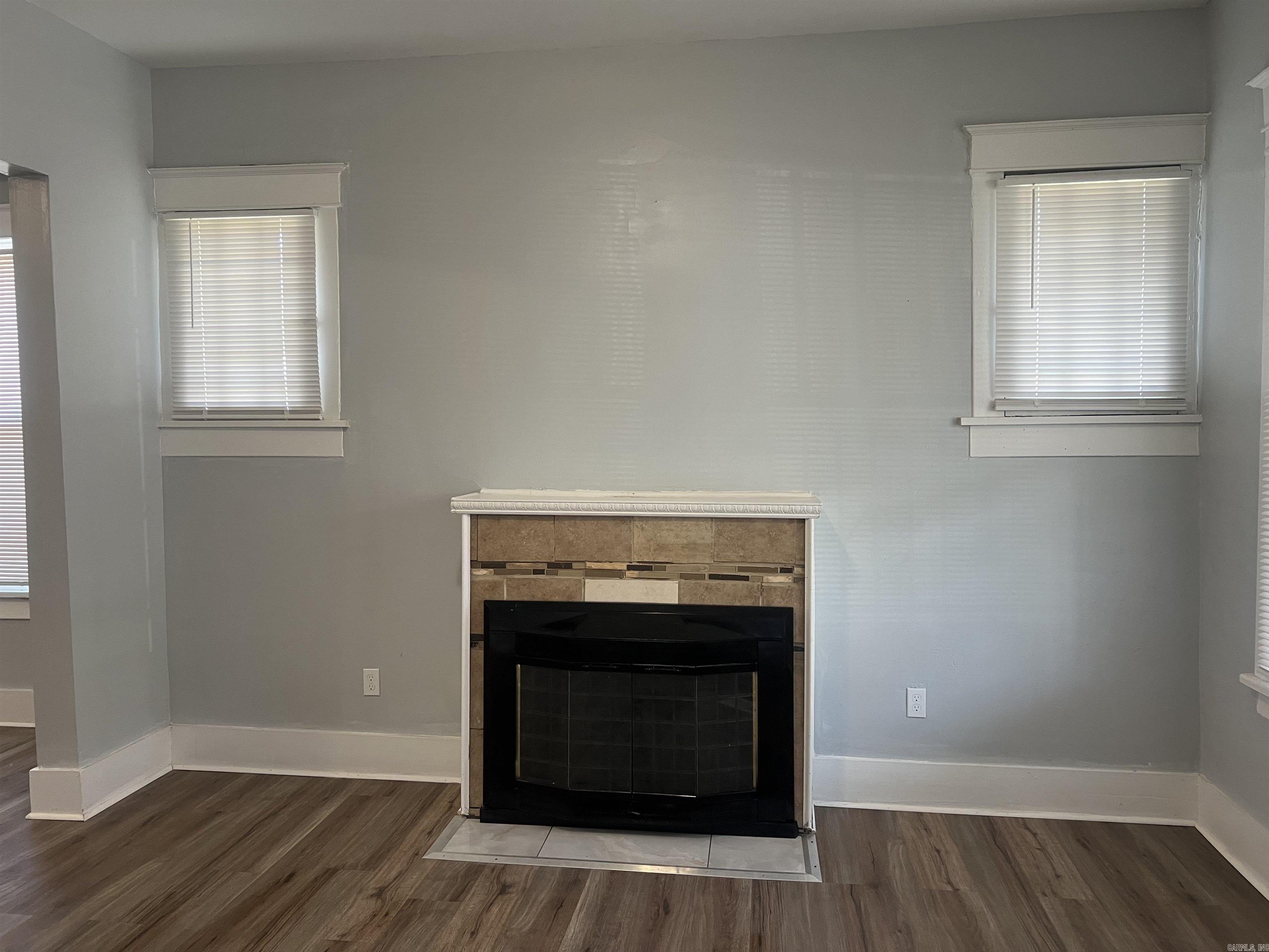 Worthen Wat - Residential Lease