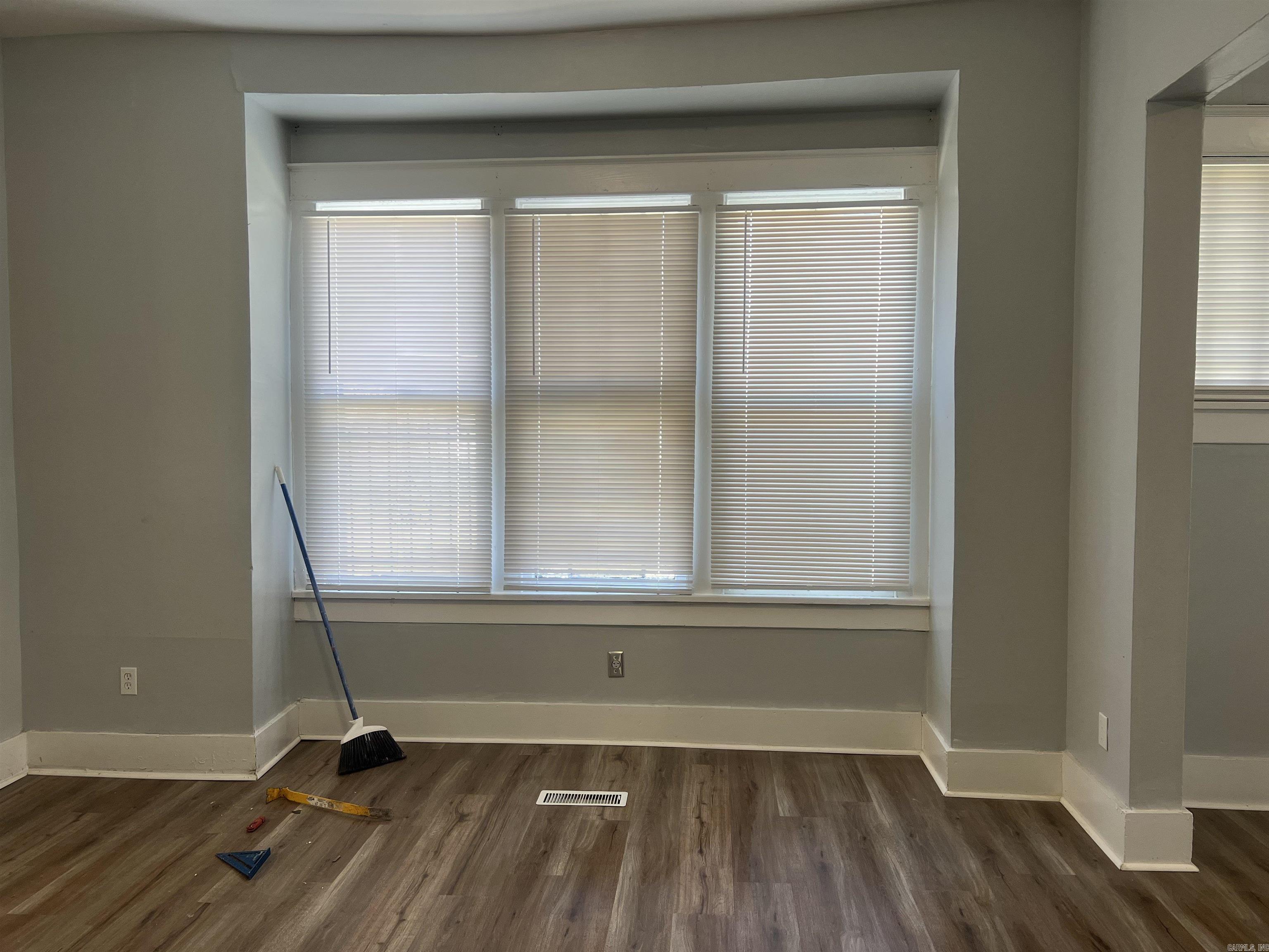 Worthen Wat - Residential Lease