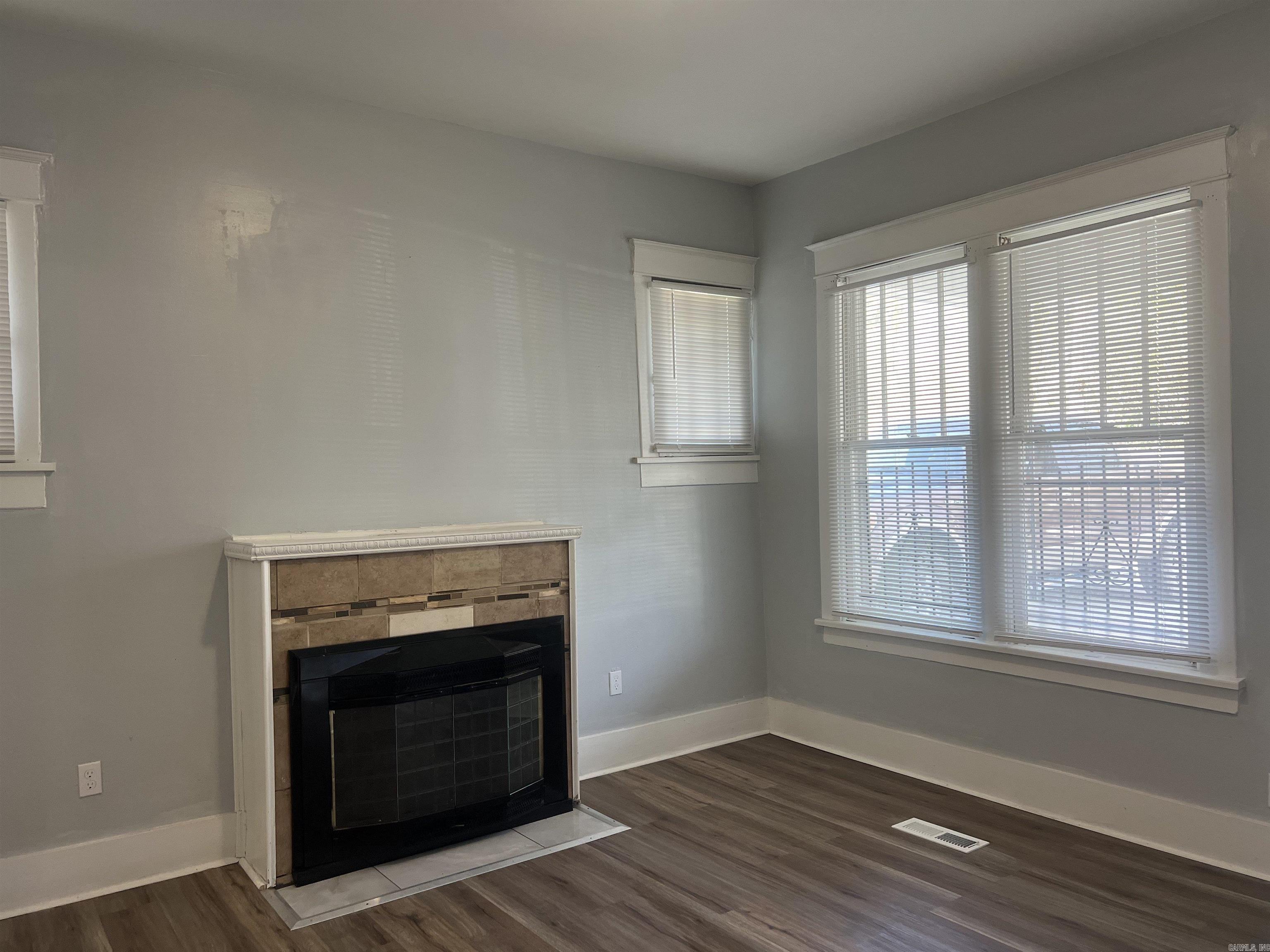 Worthen Wat - Residential Lease