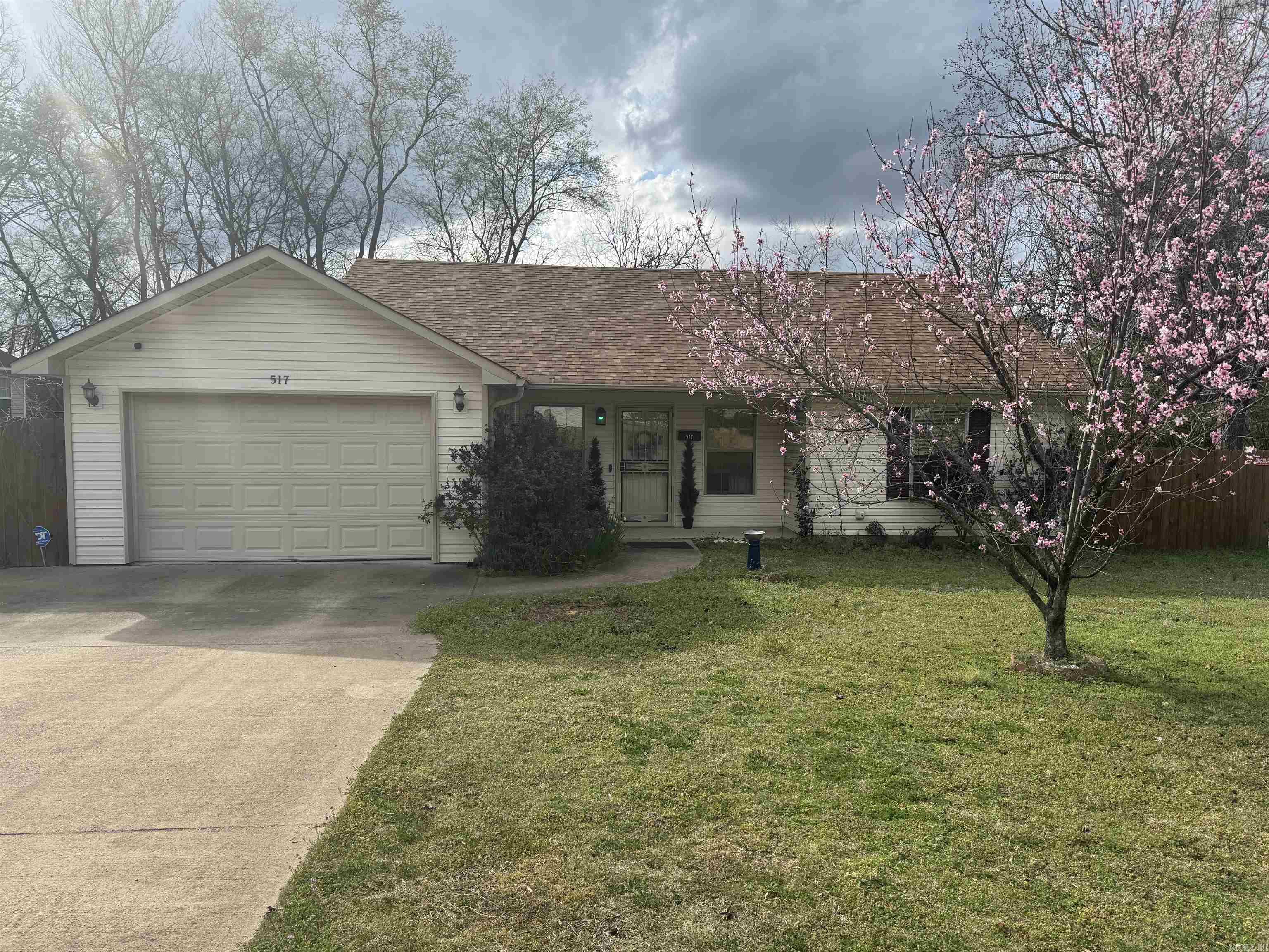 LAWN DALE - Residential