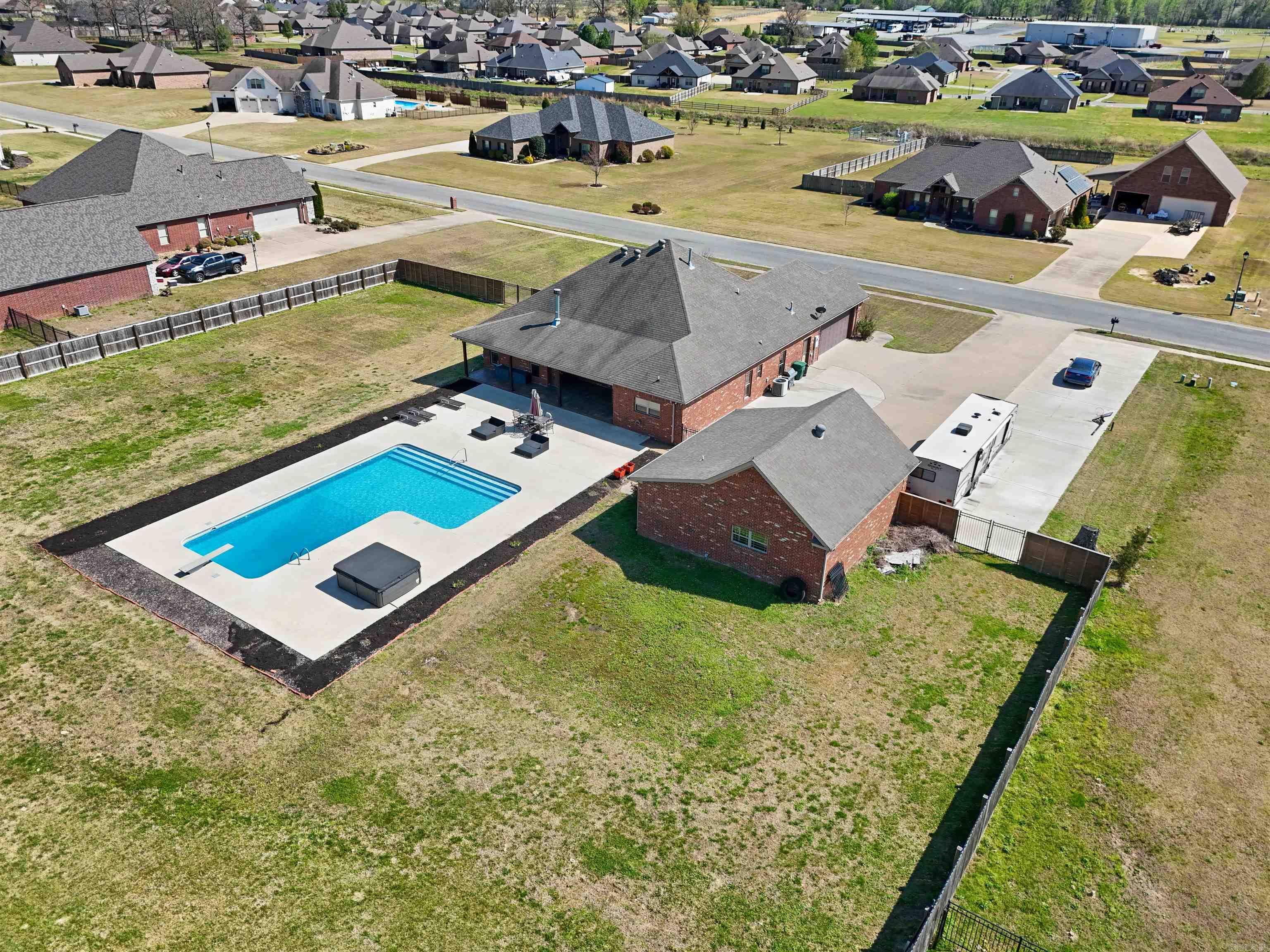 Saddle Creek - Residential