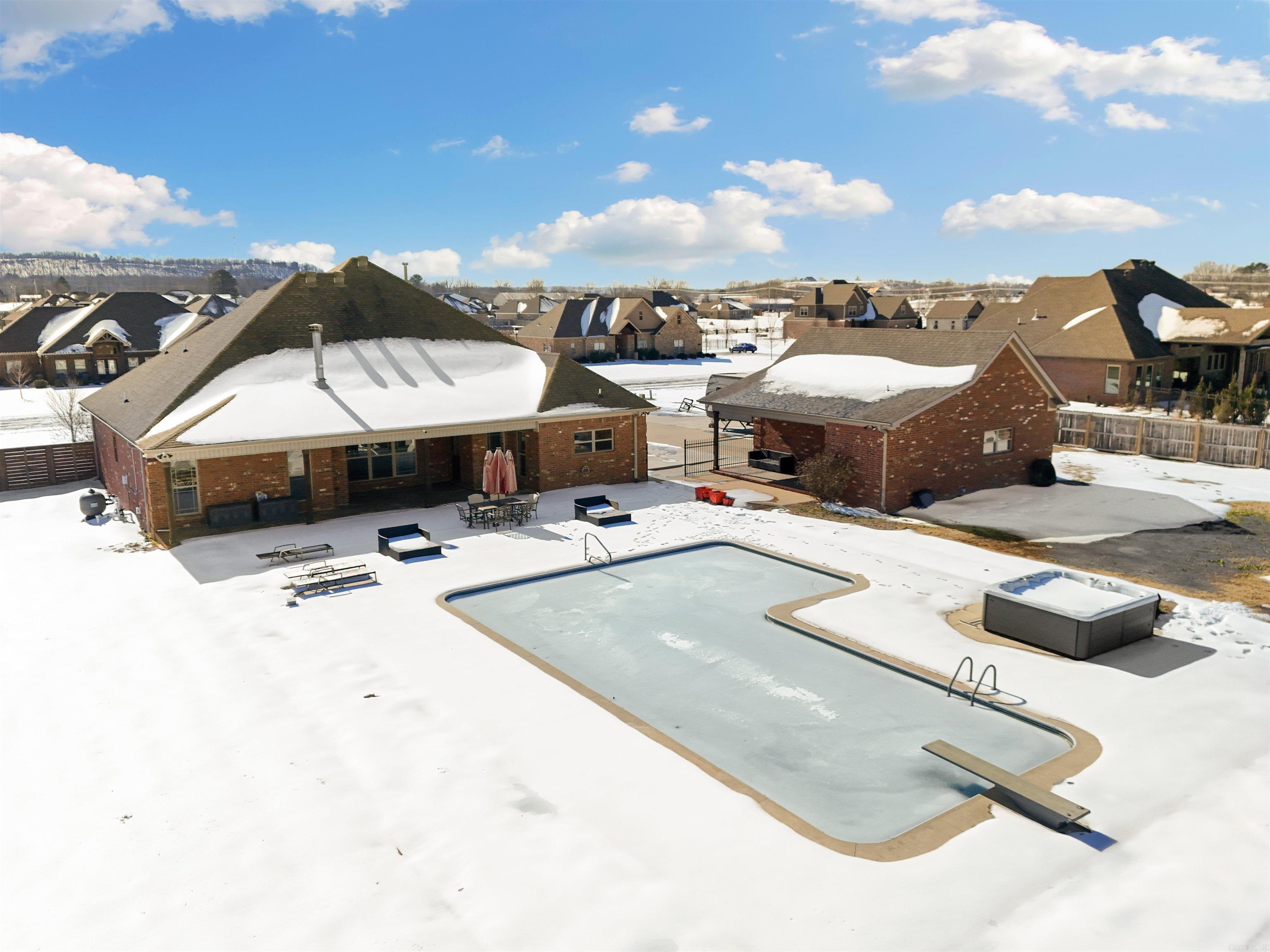 Saddle Creek - Residential