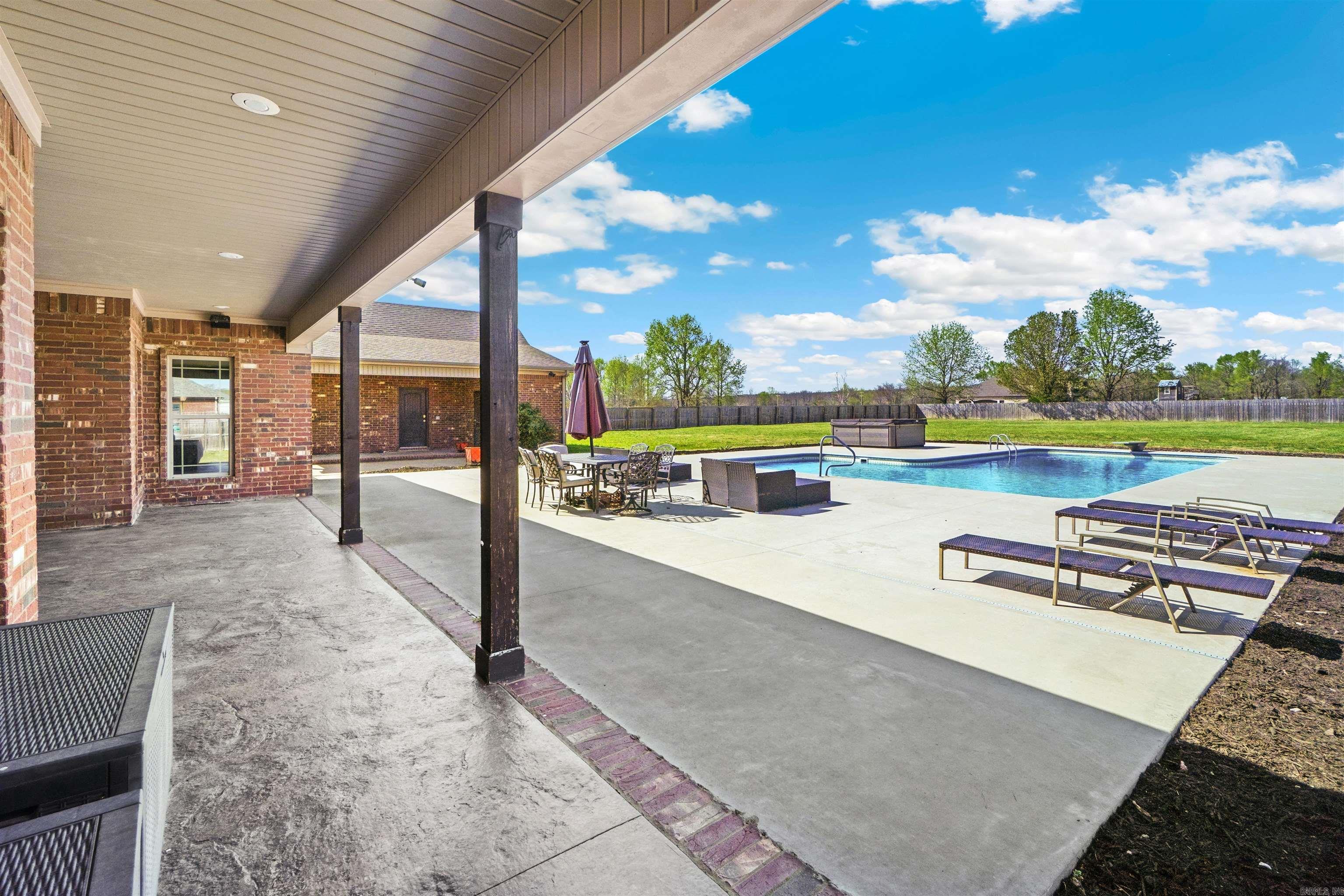 Saddle Creek - Residential