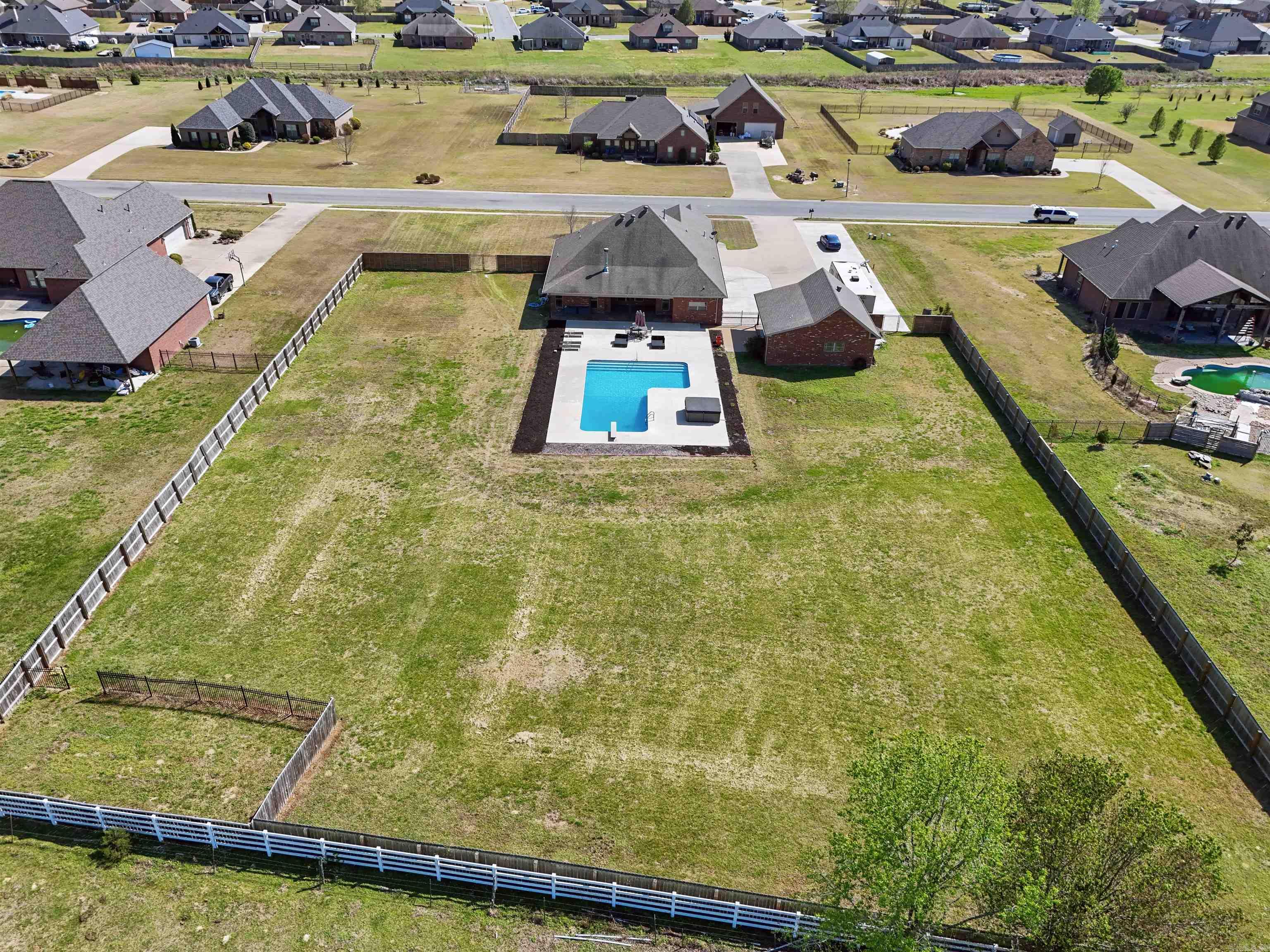 Saddle Creek - Residential