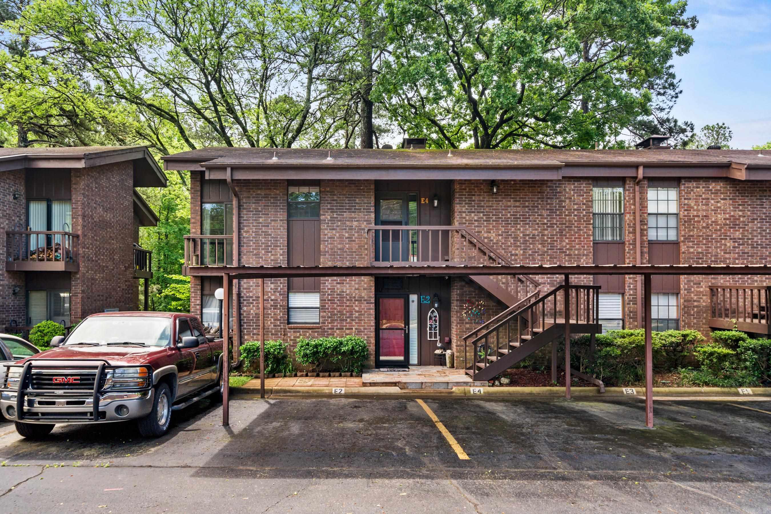 A nice upper level with a true 'open floor plan'! Enjoy the park-like setting of Spring Bay all year long PLUS the easy water access and view of the lake and sounds of cascading waters of Stokes Creek. This unit is in great condition and waiting for your final touches to make it your own!