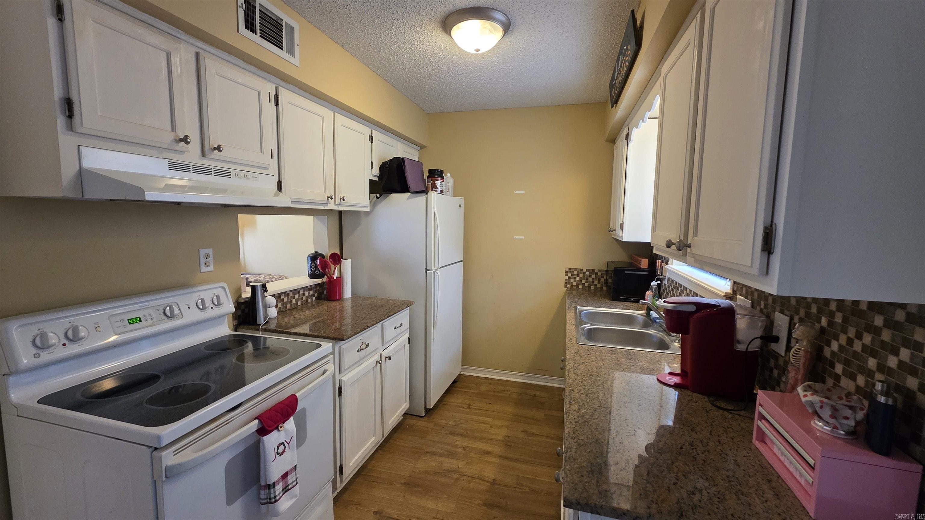 UNIVERSITY ESTATES - Residential