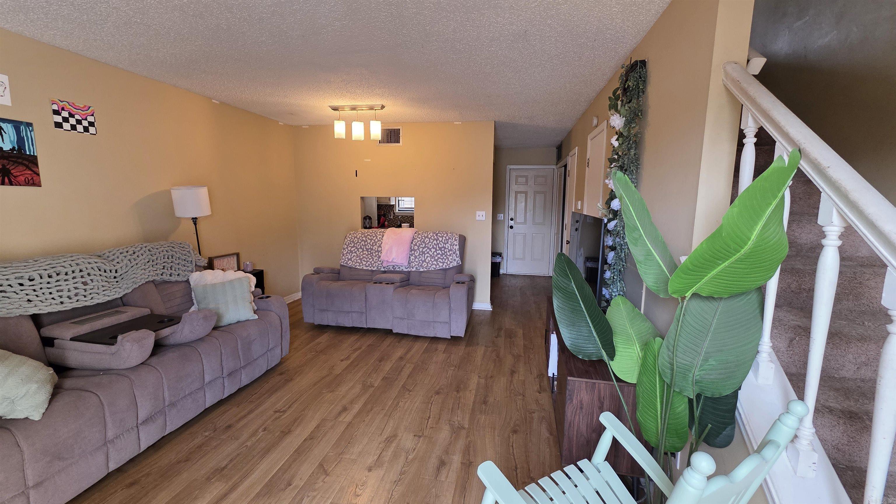 UNIVERSITY ESTATES - Residential