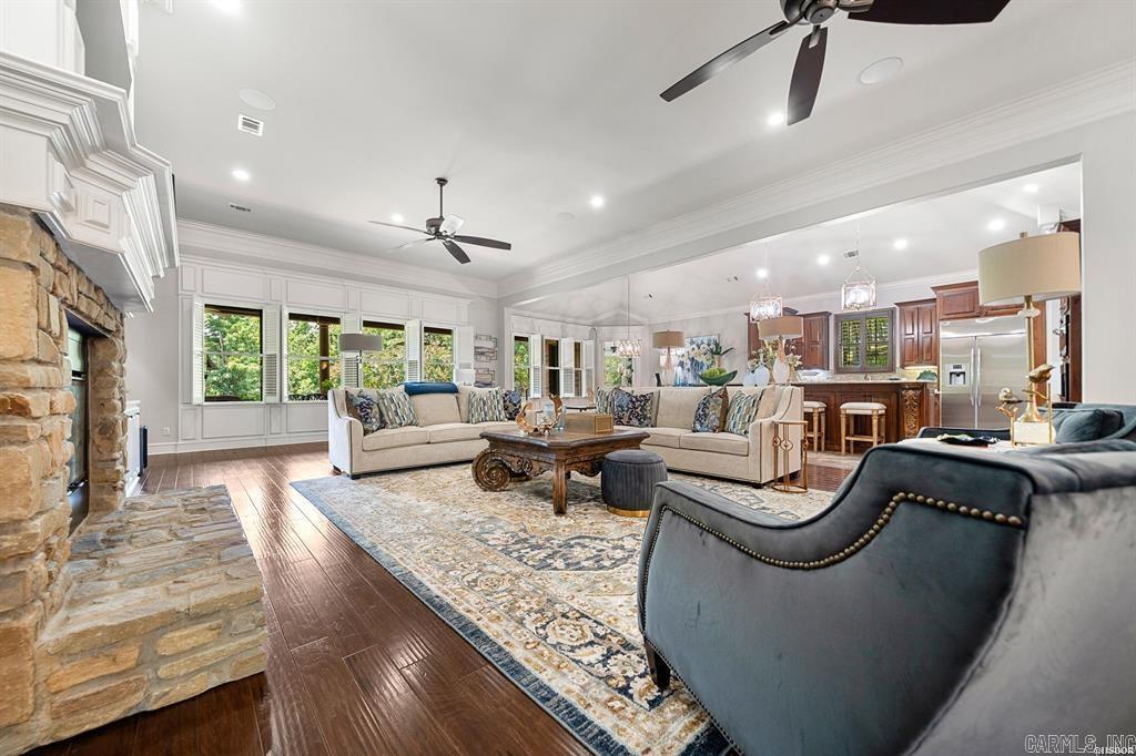 RED OAK - Residential