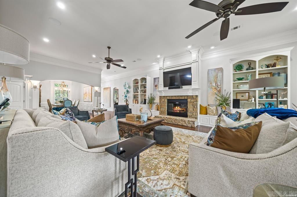 RED OAK - Residential