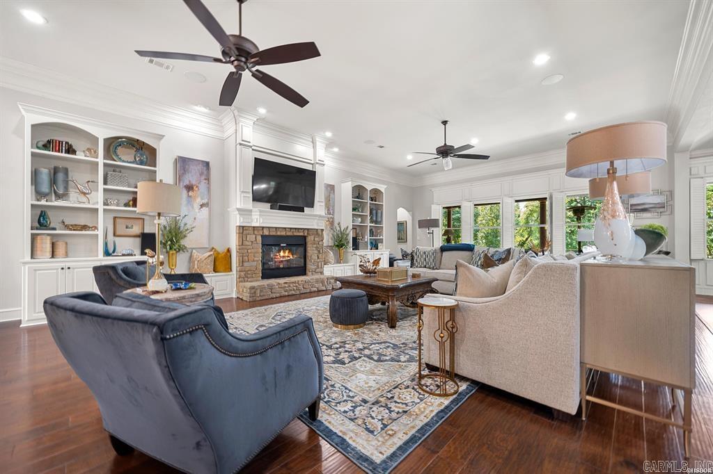 RED OAK - Residential