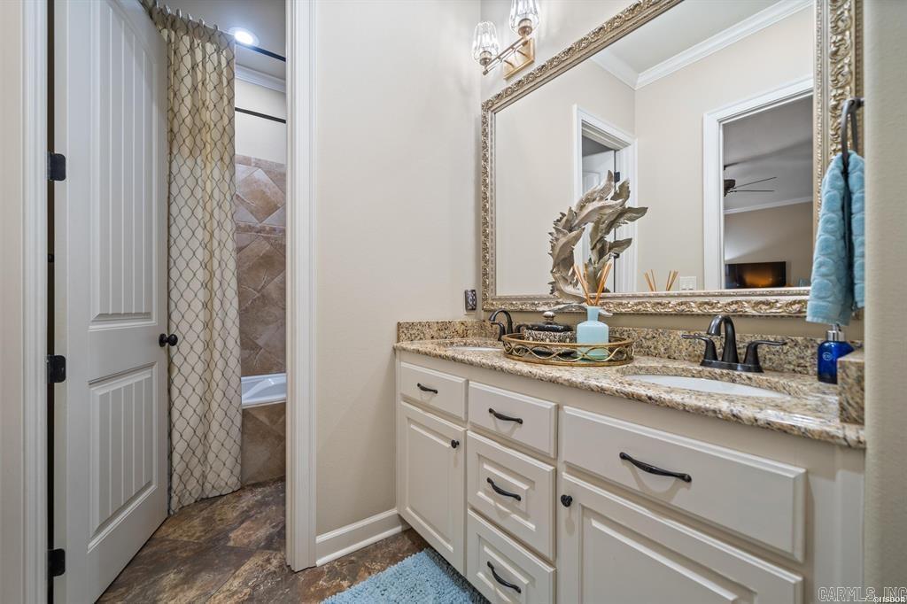 RED OAK - Residential