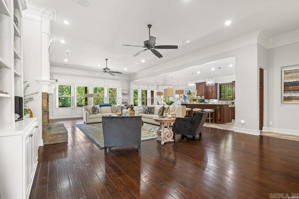 RED OAK - Residential