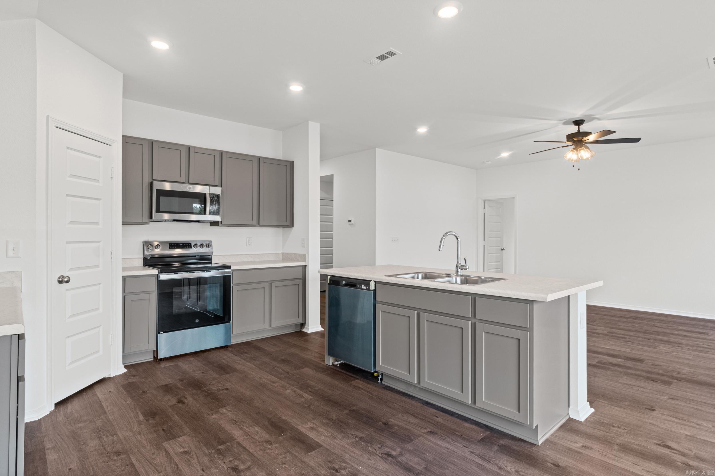 SPRINGLAKE TRAILS - Residential