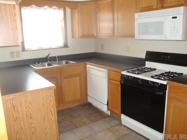 PEBBLE LAKE - Residential