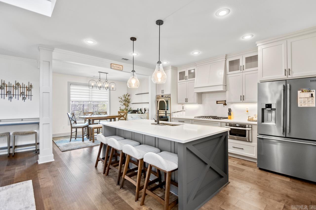 WHITE OAK MANOR - Residential