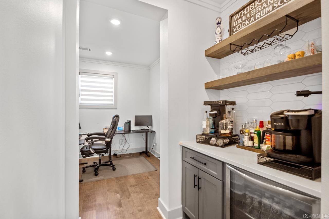 WHITE OAK MANOR - Residential