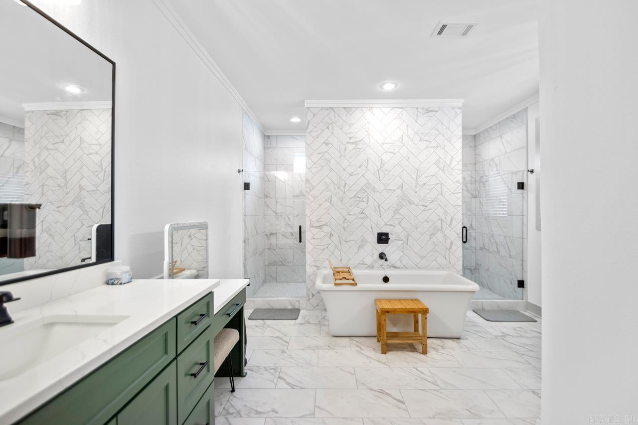 WHITE OAK MANOR - Residential