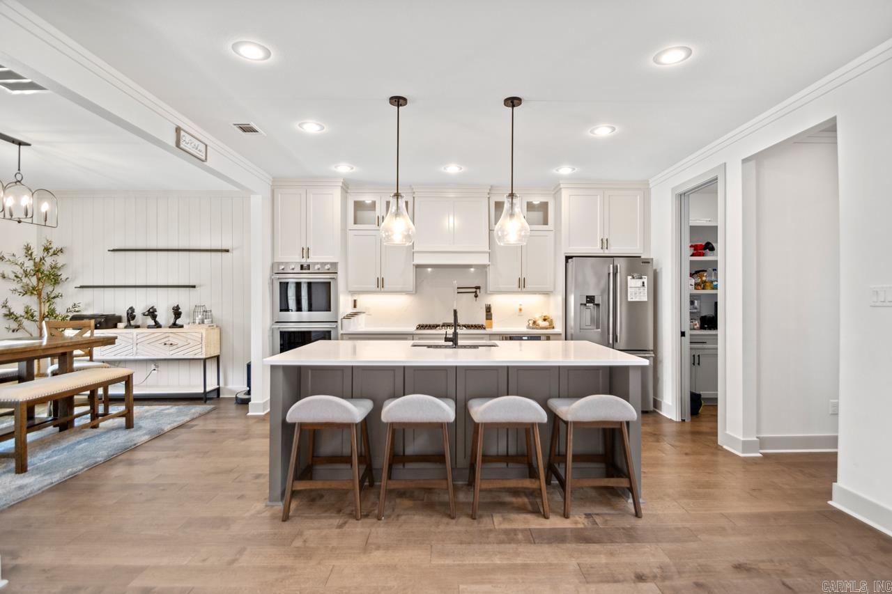 WHITE OAK MANOR - Residential