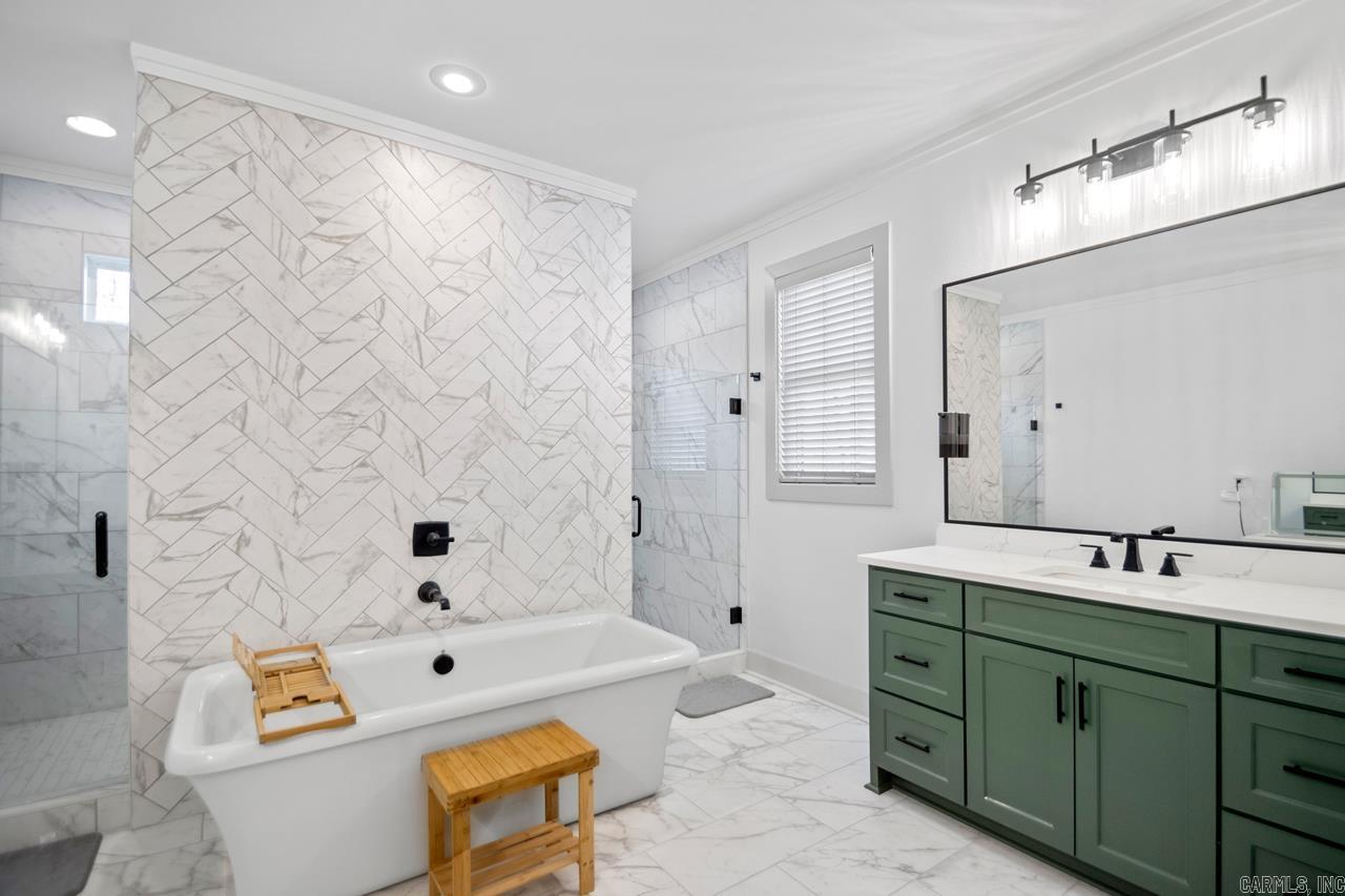 WHITE OAK MANOR - Residential