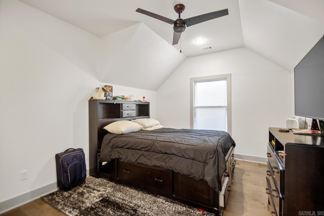 WHITE OAK MANOR - Residential