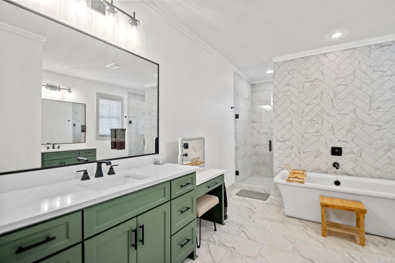 WHITE OAK MANOR - Residential