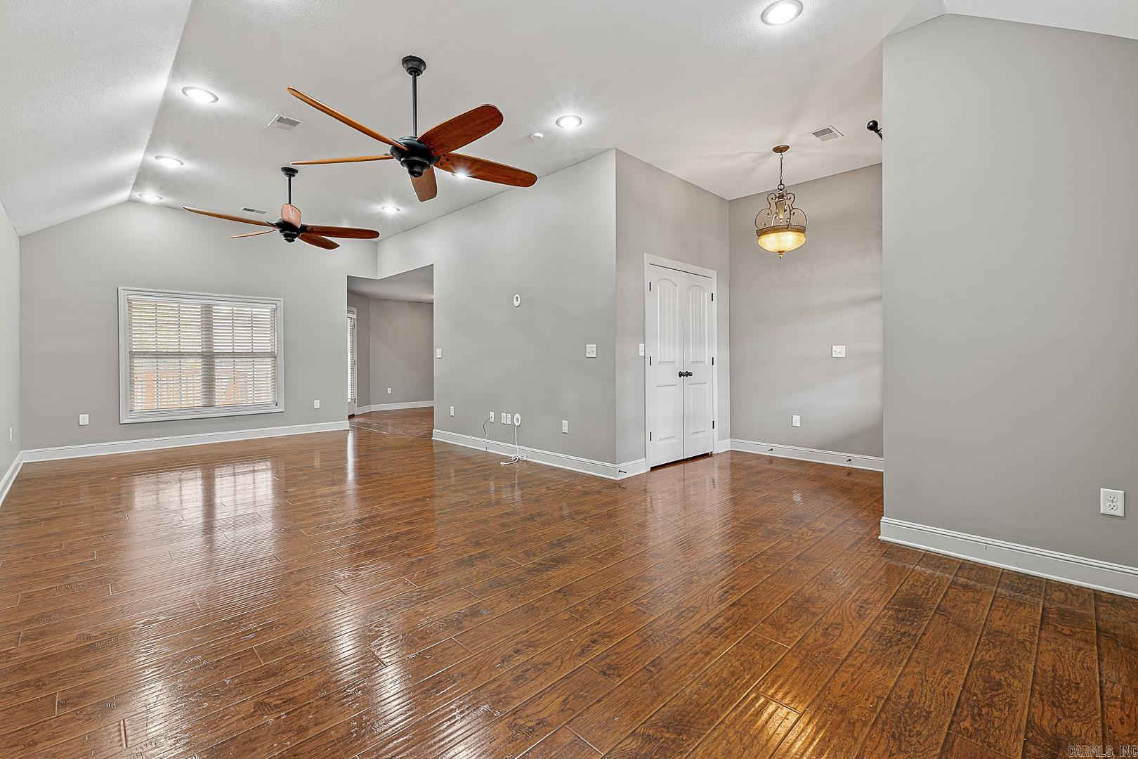 Prairiemeadows - Residential