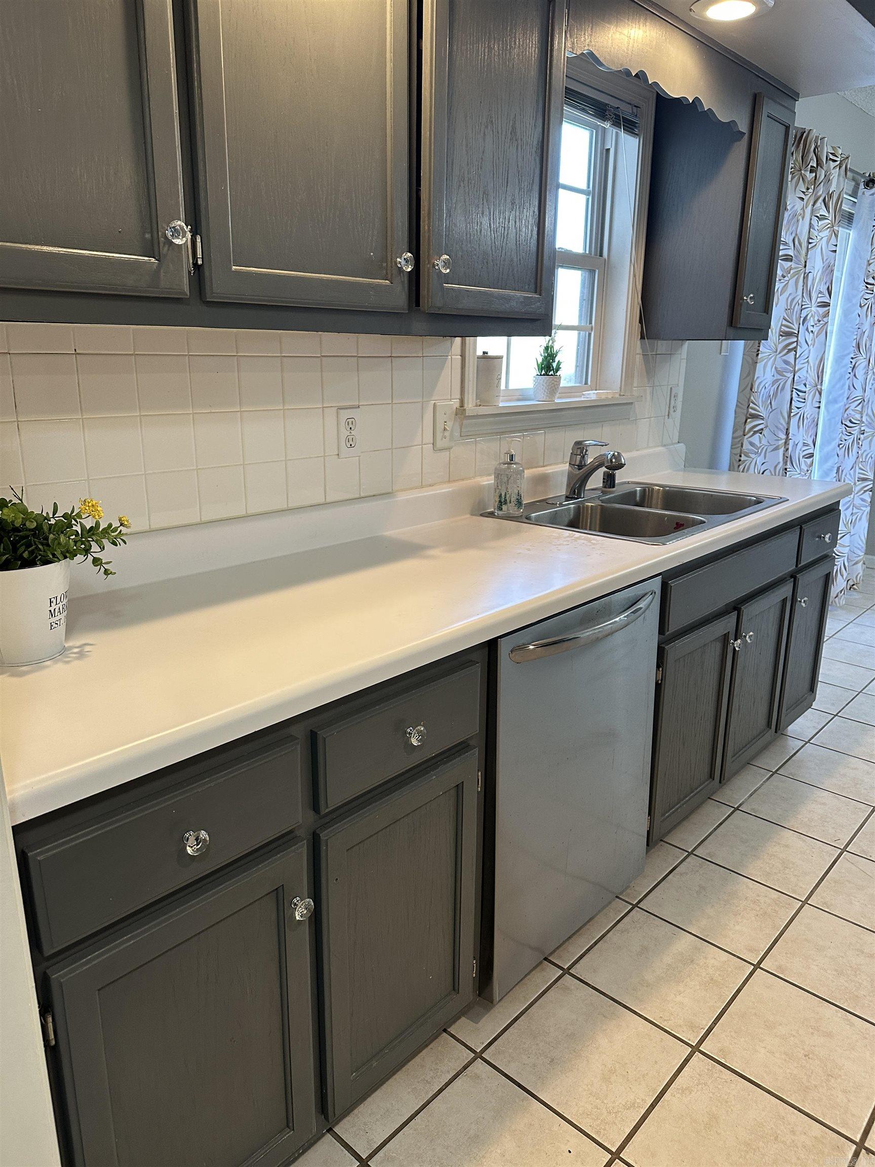 WINDSOR LANDING - Residential