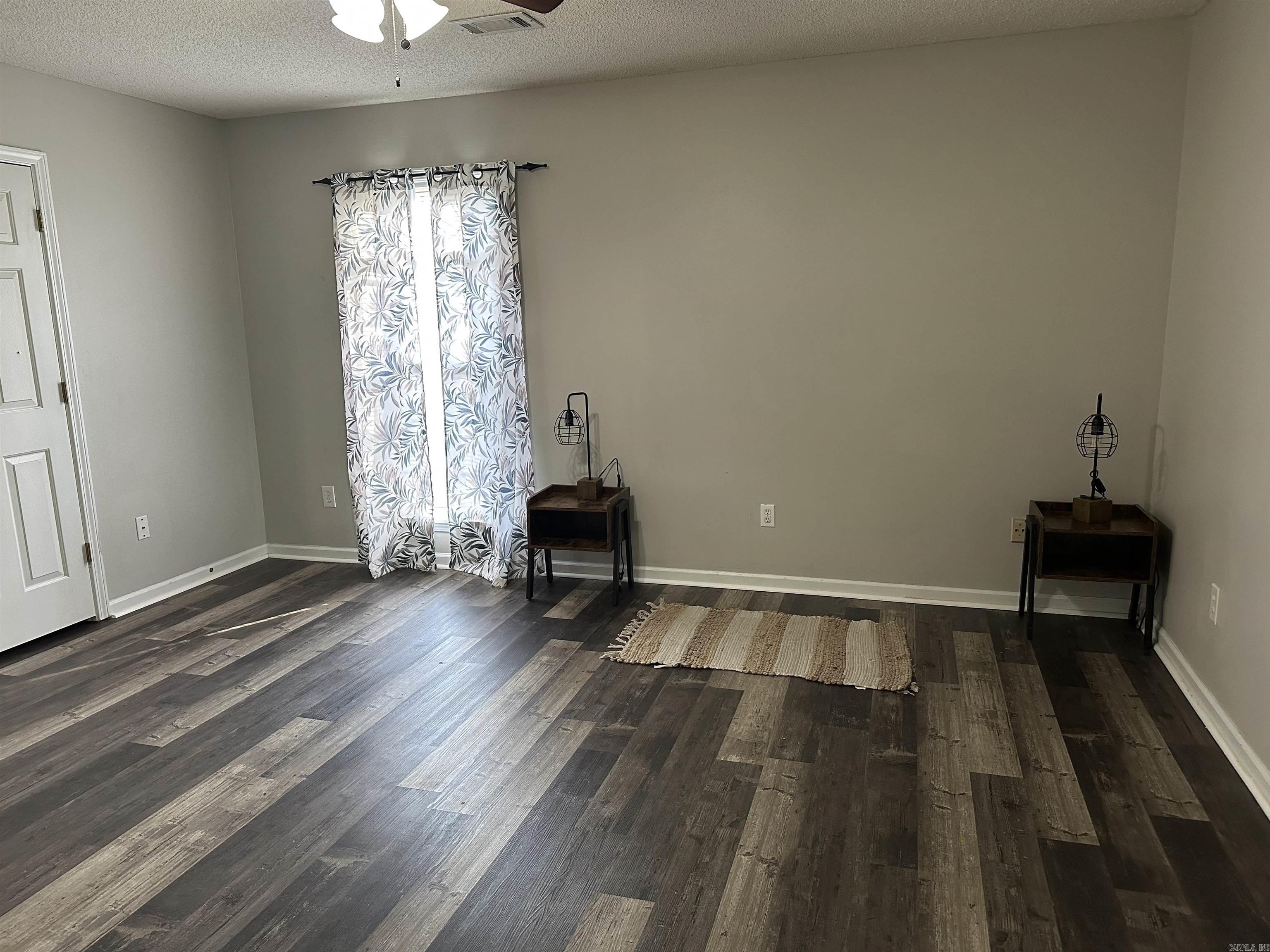 WINDSOR LANDING - Residential