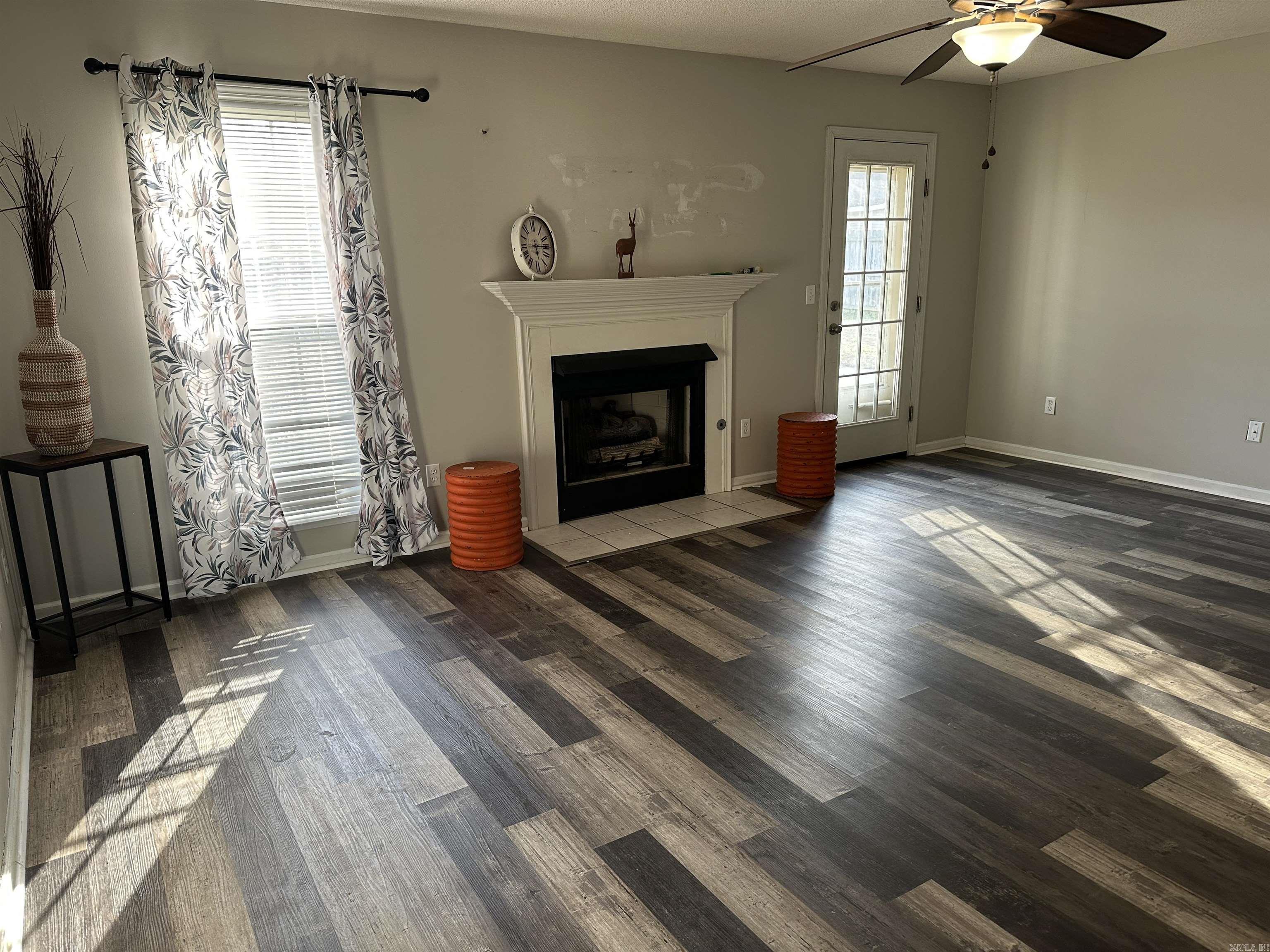 WINDSOR LANDING - Residential