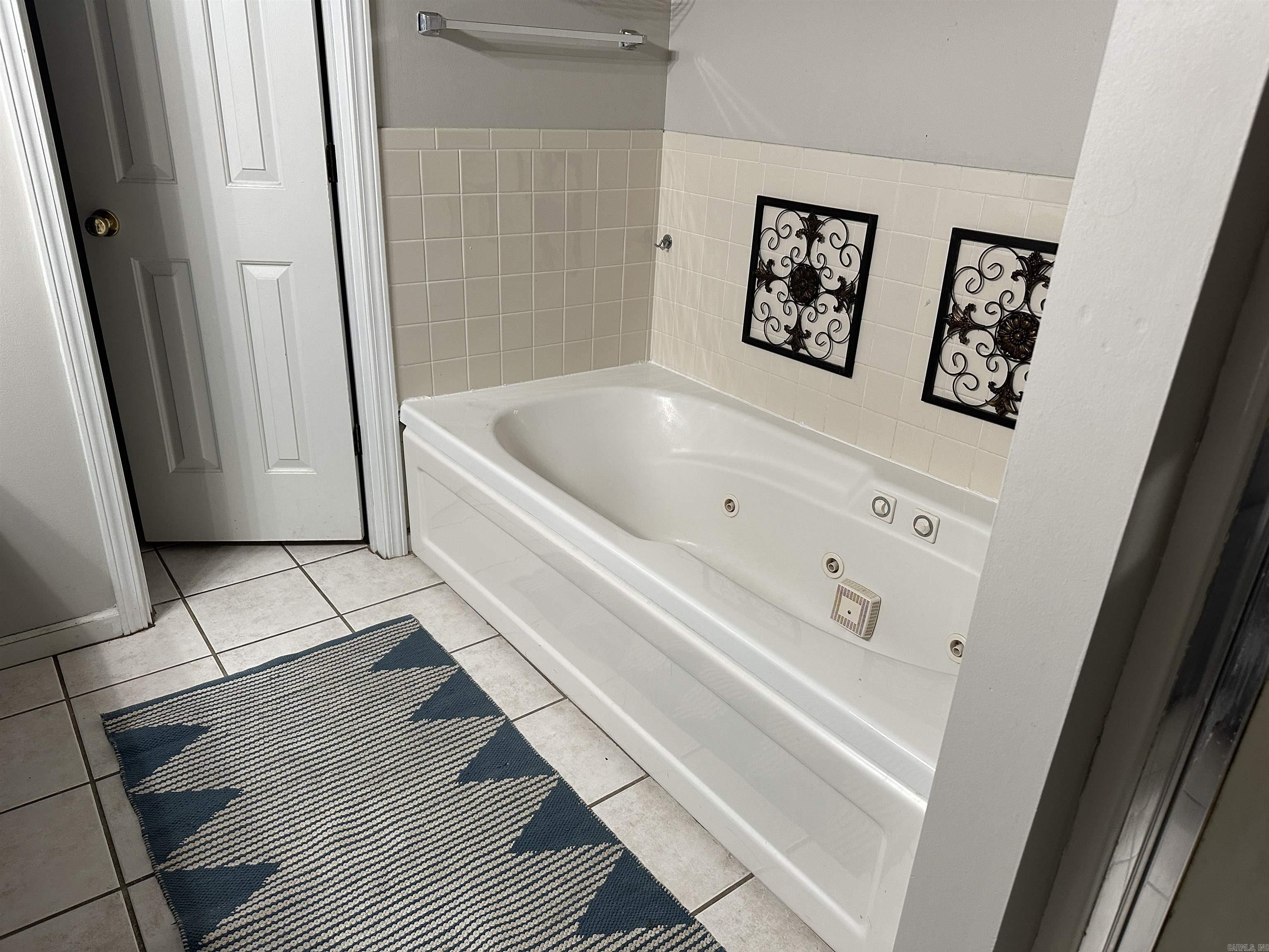 WINDSOR LANDING - Residential