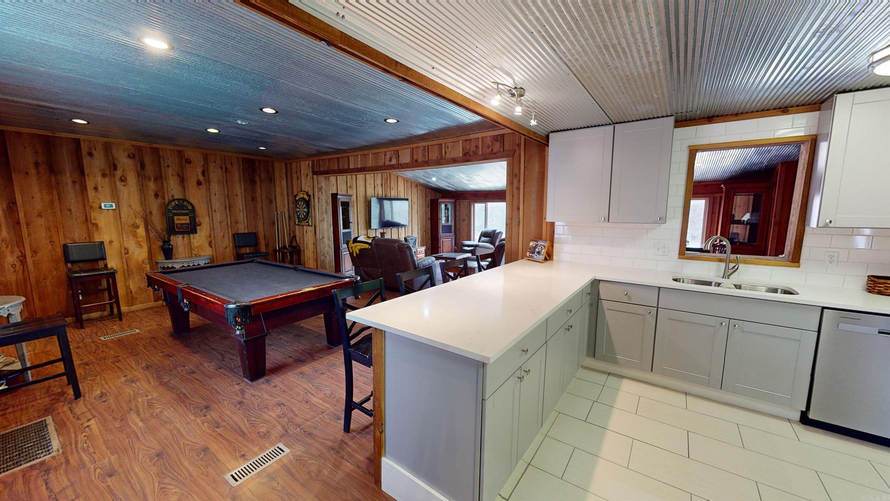 Rainbow Island-River - Residential