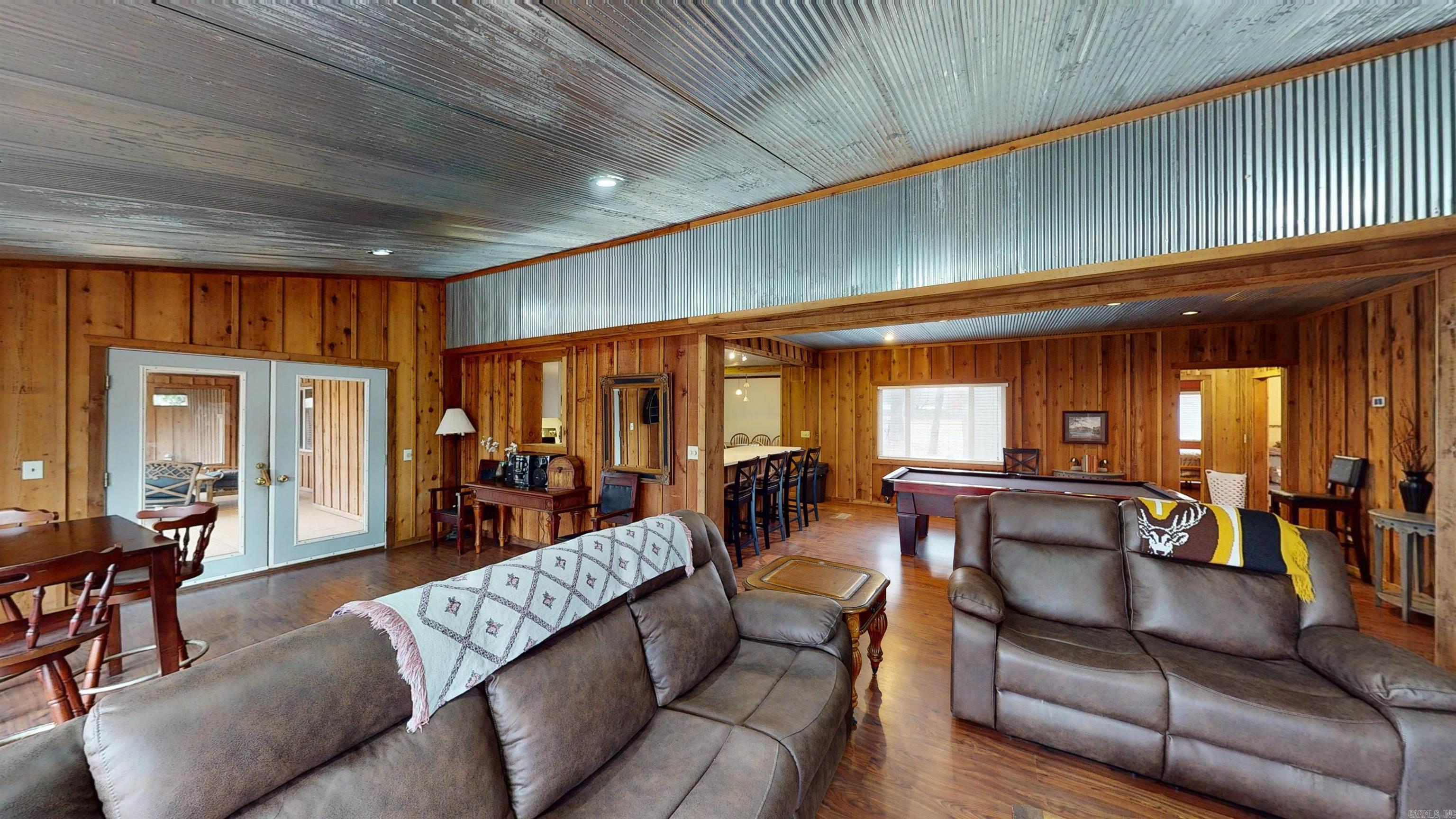 Rainbow Island-River - Residential